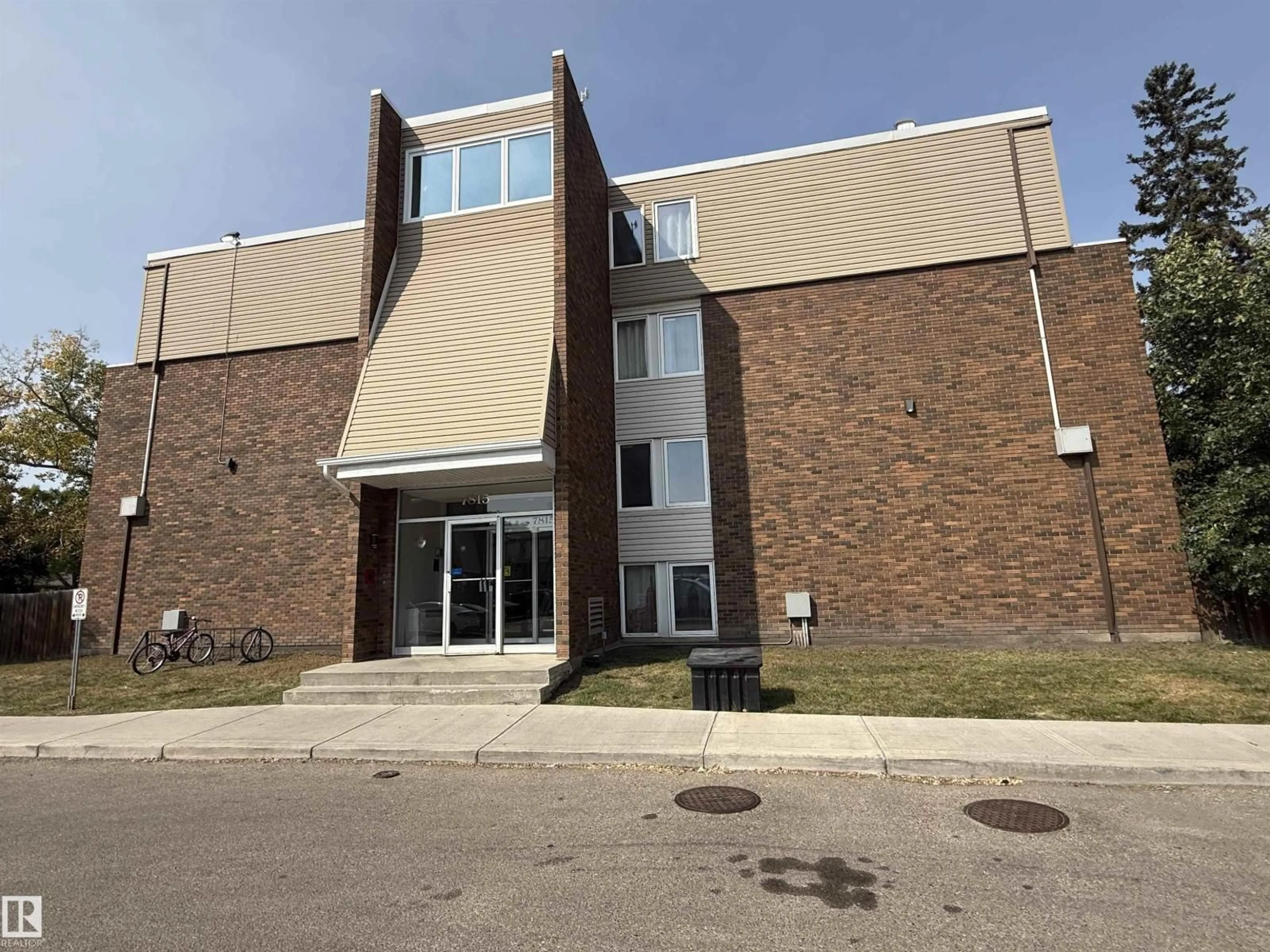 Unknown for 207 - 7815 159 ST NW, Edmonton Alberta T5R2E1