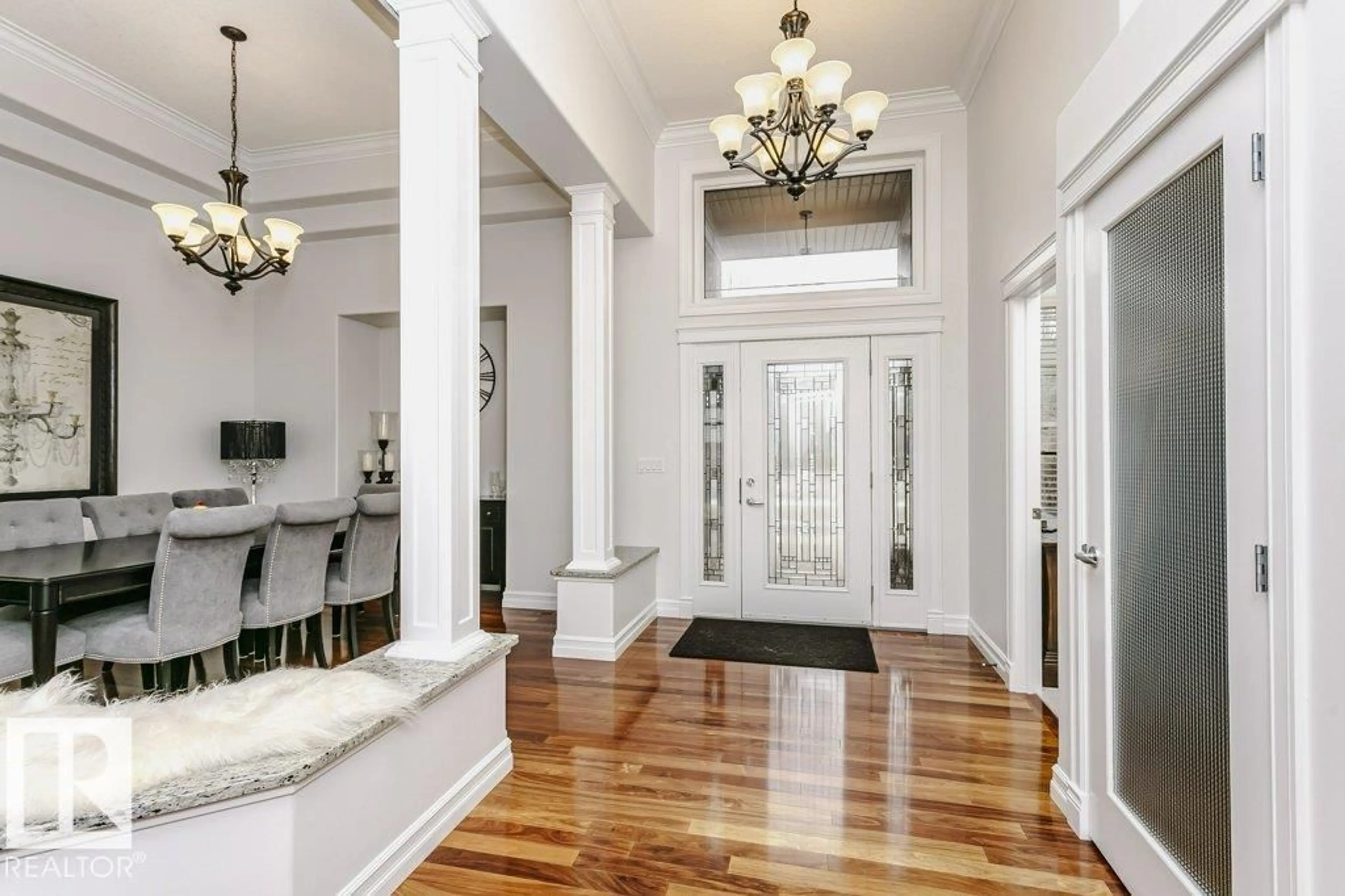 Indoor entryway for 1180 HOLLANDS WY, Edmonton Alberta T6R3S9