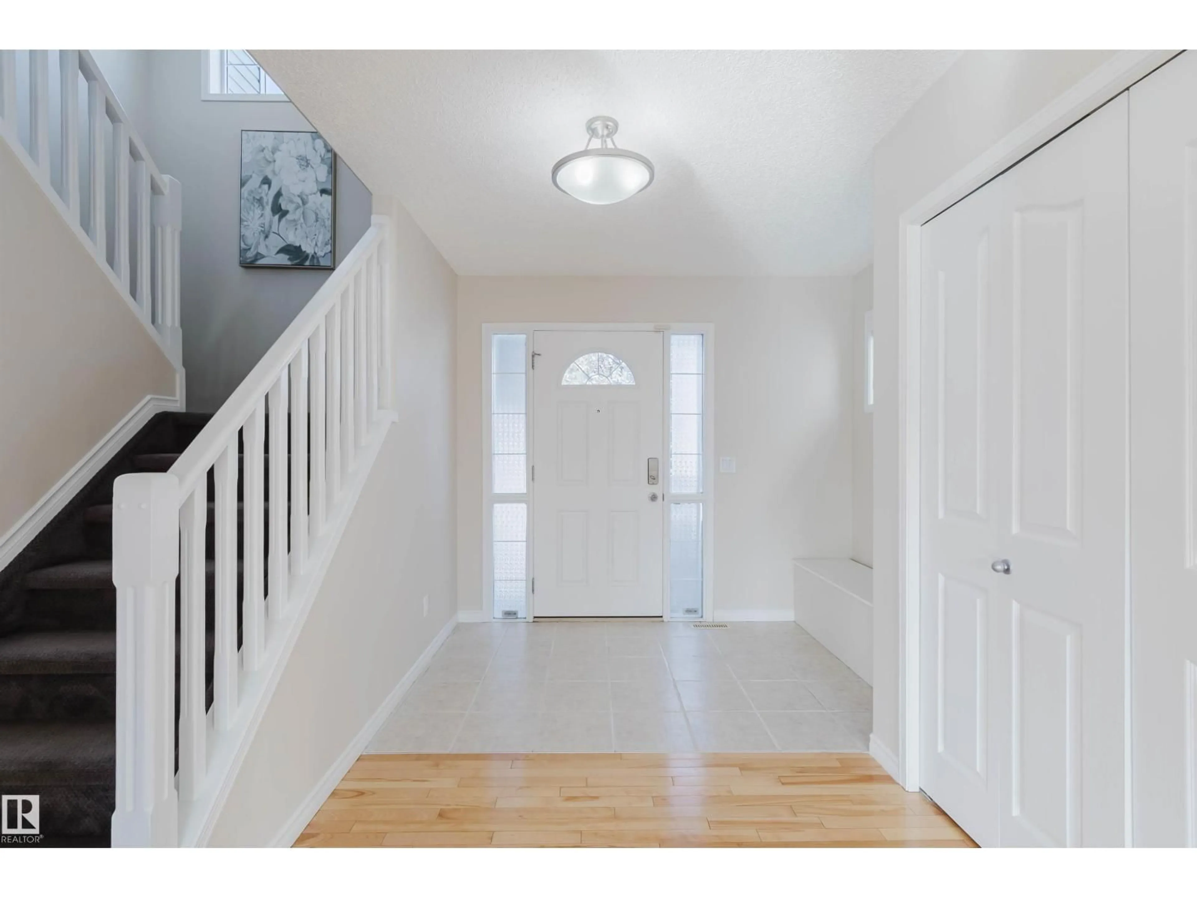 Indoor entryway for SW - 1135 112 ST, Edmonton Alberta T6W1V1