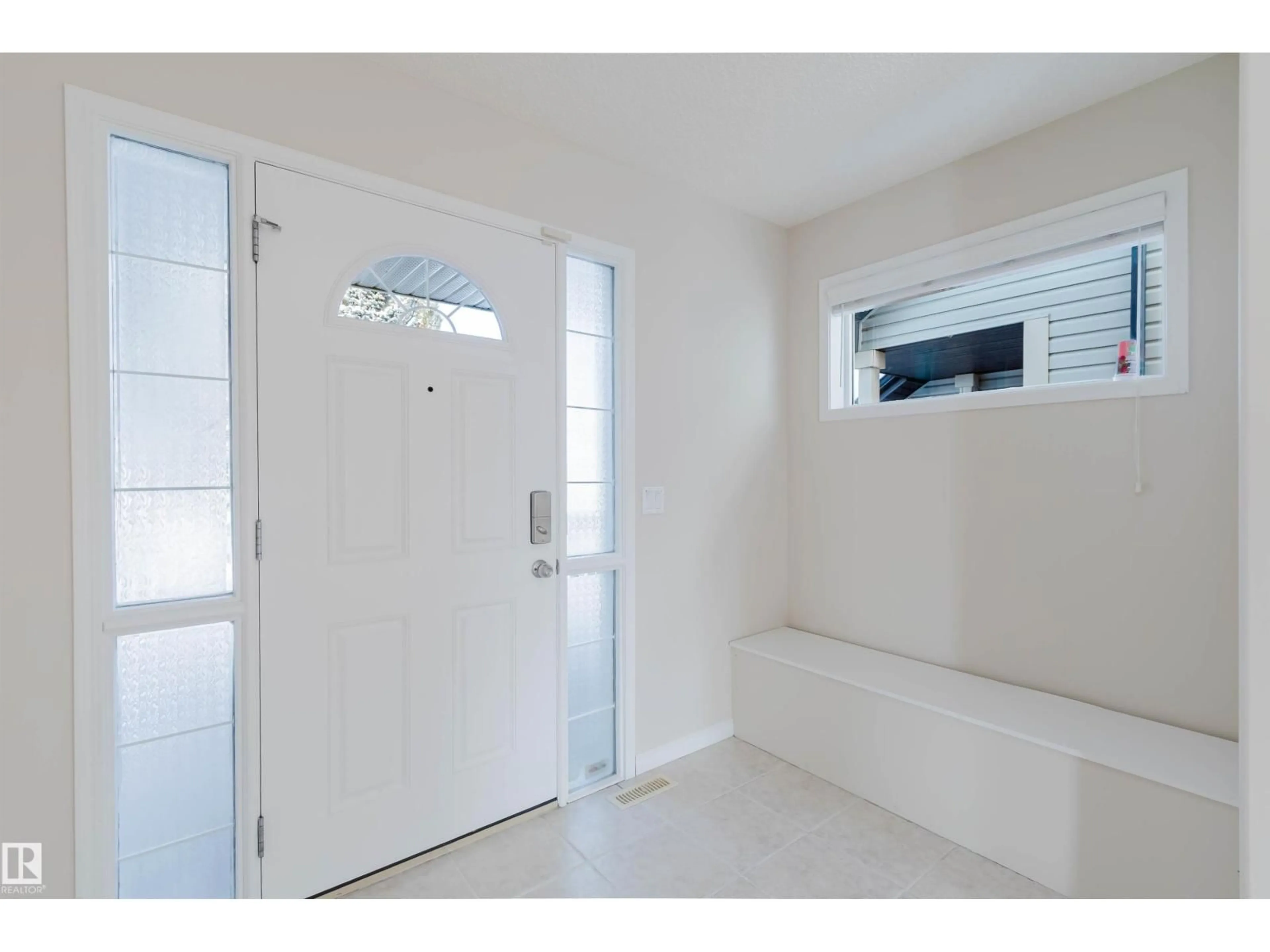 Indoor entryway for SW - 1135 112 ST, Edmonton Alberta T6W1V1