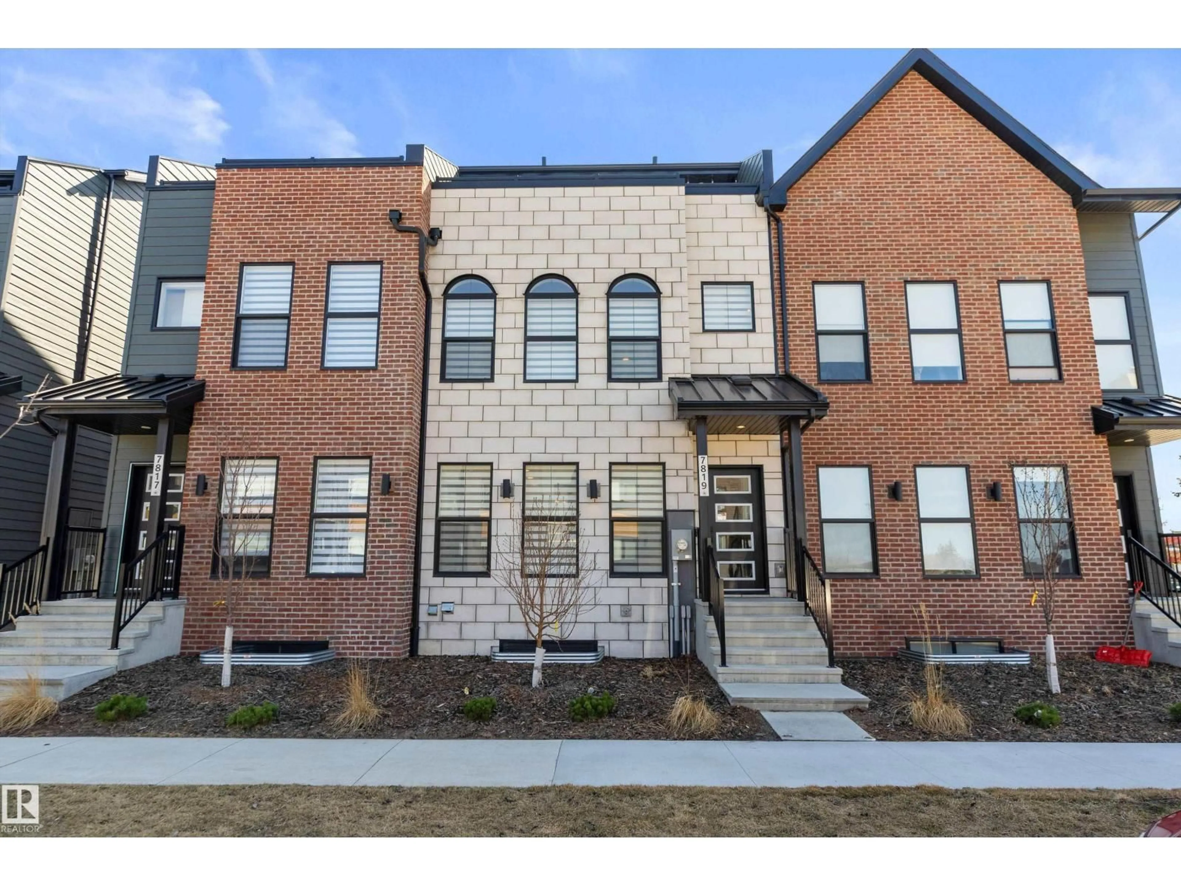 Home with brick exterior material, unknown for 7819 YORKE RD, Edmonton Alberta T5G2R6