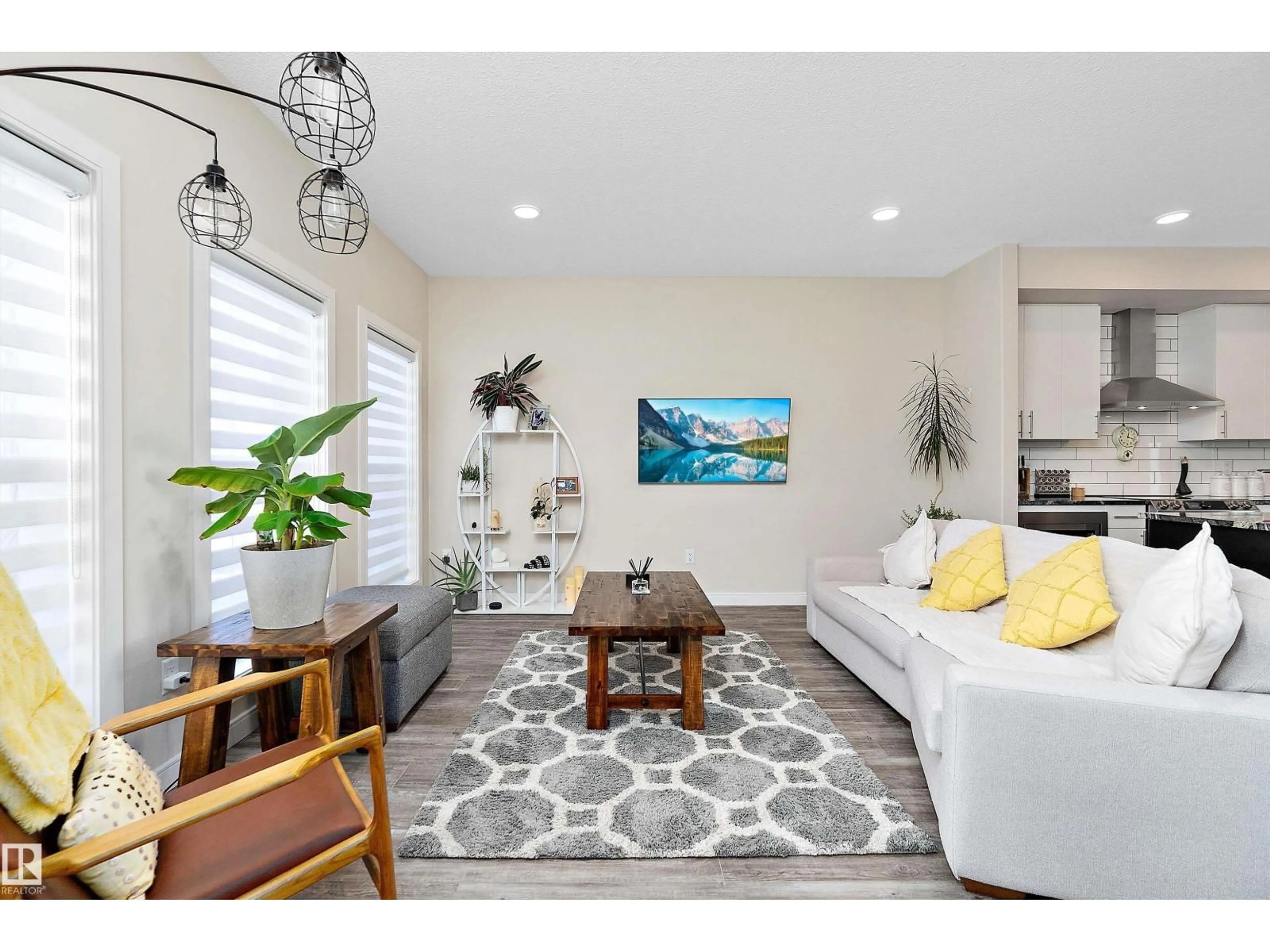 Living room with furniture, unknown for 7819 YORKE RD, Edmonton Alberta T5G2R6