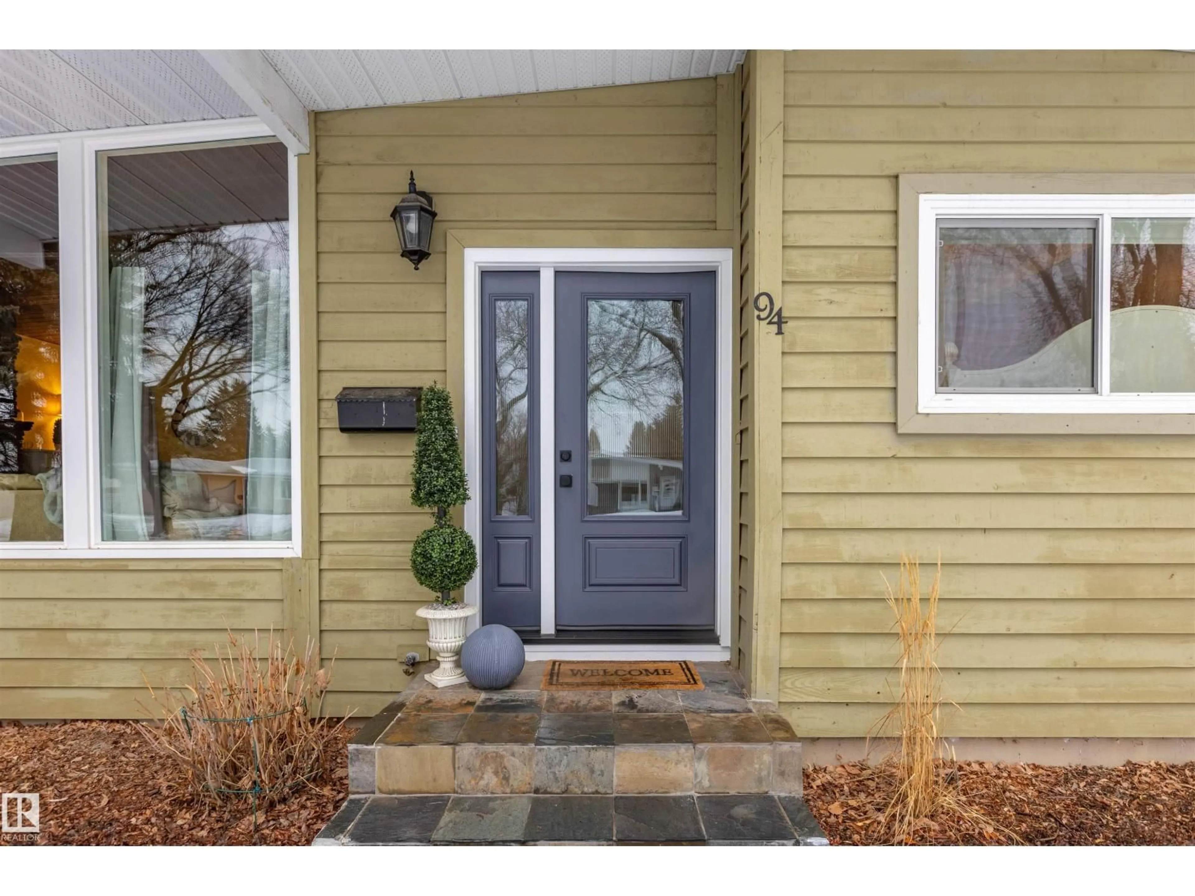 Indoor entryway for 94 SALISBURY AV, St. Albert Alberta T8N0M8