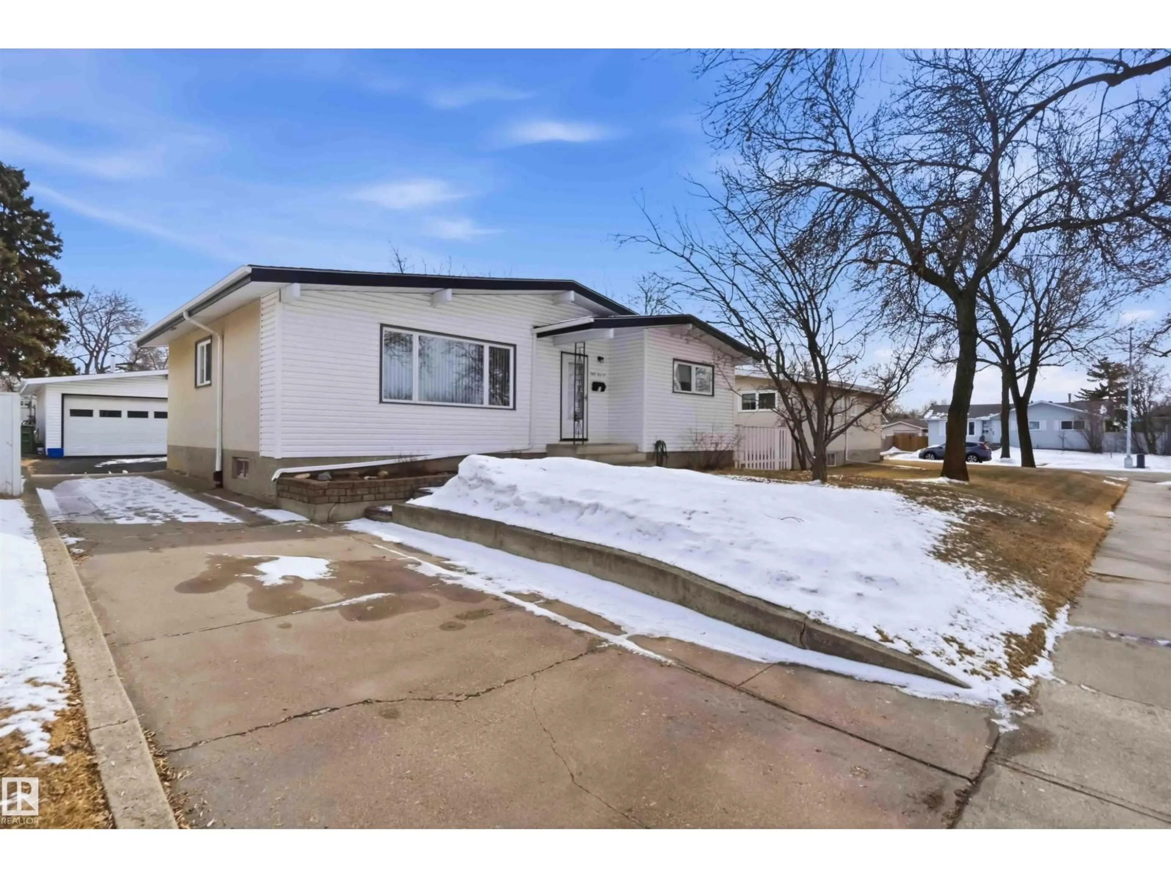 Unknown for 15007 59A ST NW, Edmonton Alberta T5A1Z1