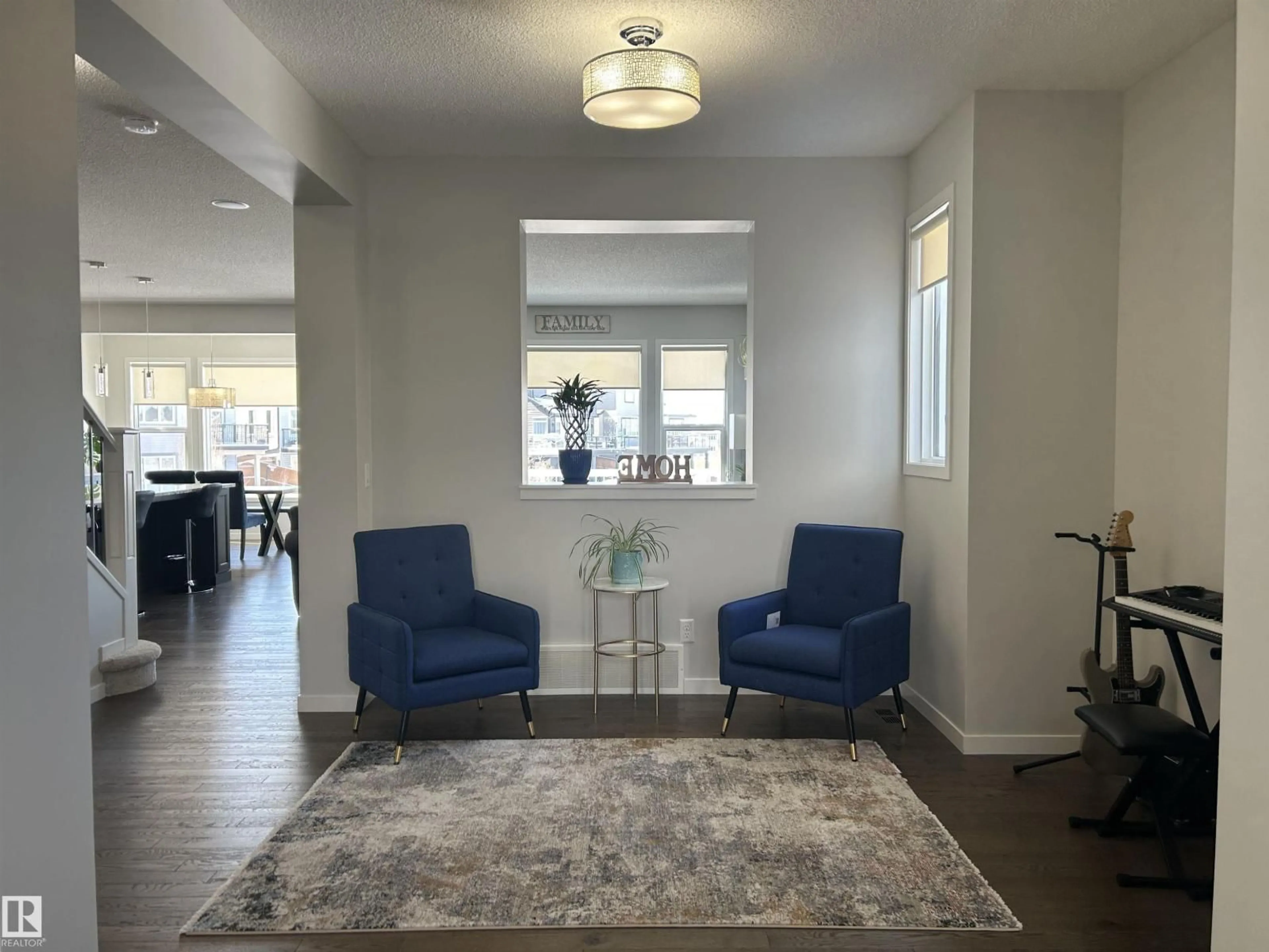 Unknown for SW - 5333 21A AV, Edmonton Alberta T6X1X5