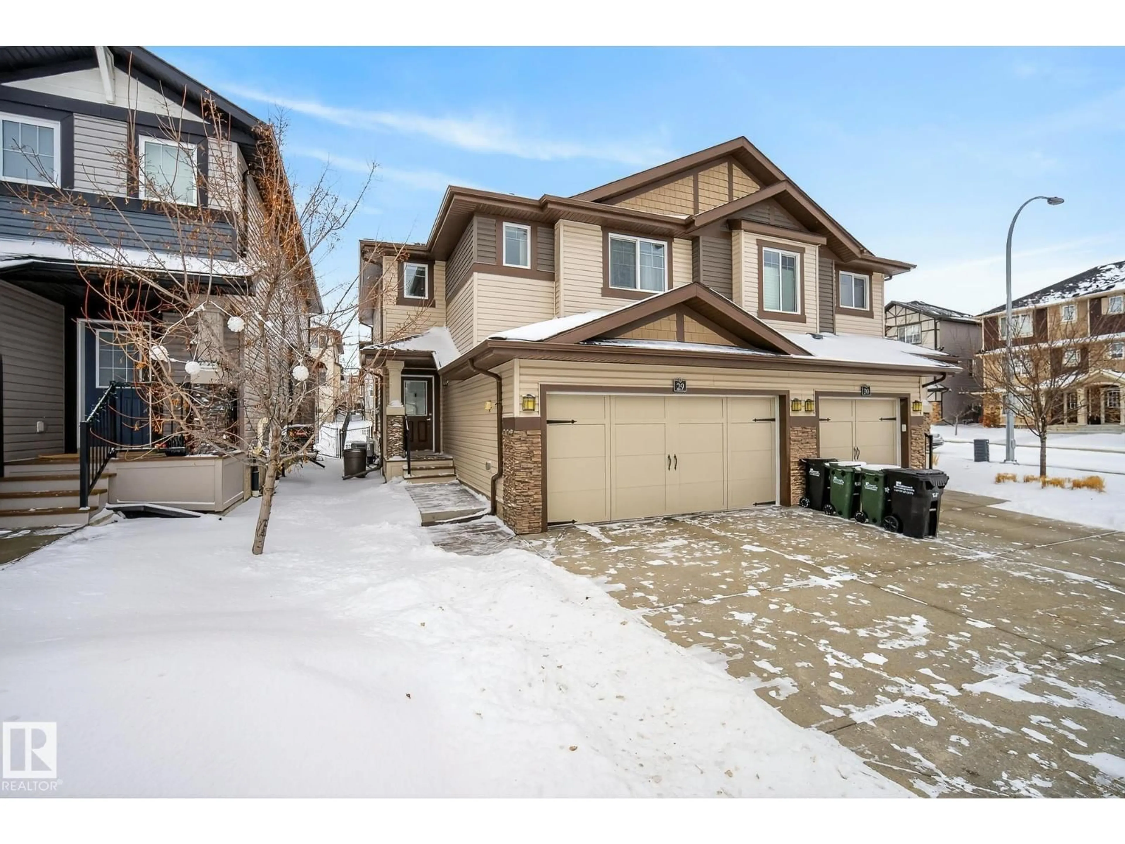 A pic from outside/outdoor area/front of a property/back of a property/a pic from drone, street for 29 AUGUSTINE CR, Sherwood Park Alberta T8H0X3