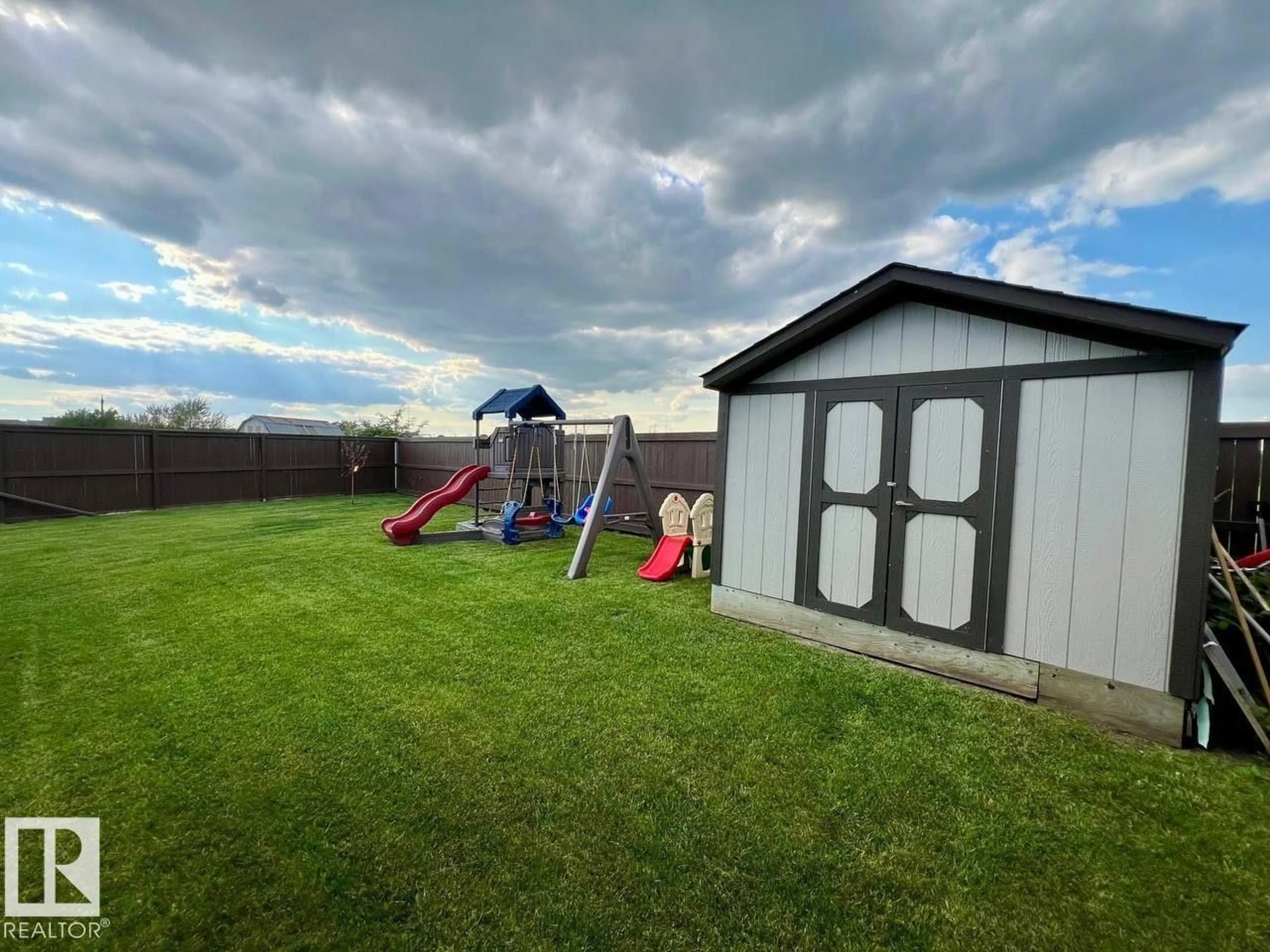 Shed for 1032 LAKELAND CR, Sherwood Park Alberta T8H1J2