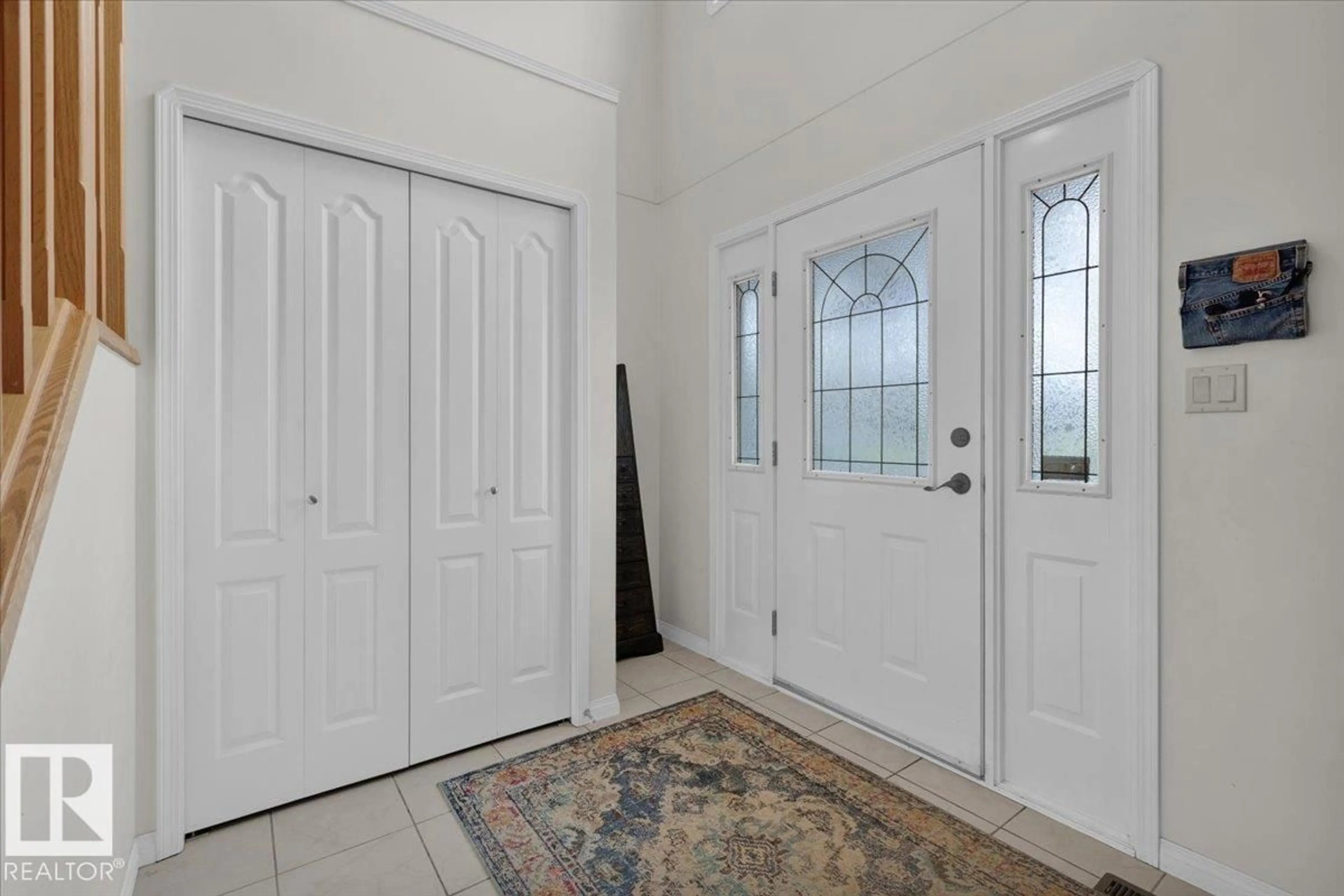 Indoor entryway for NW - 9615 101 ST, Edmonton Alberta T5K0W7