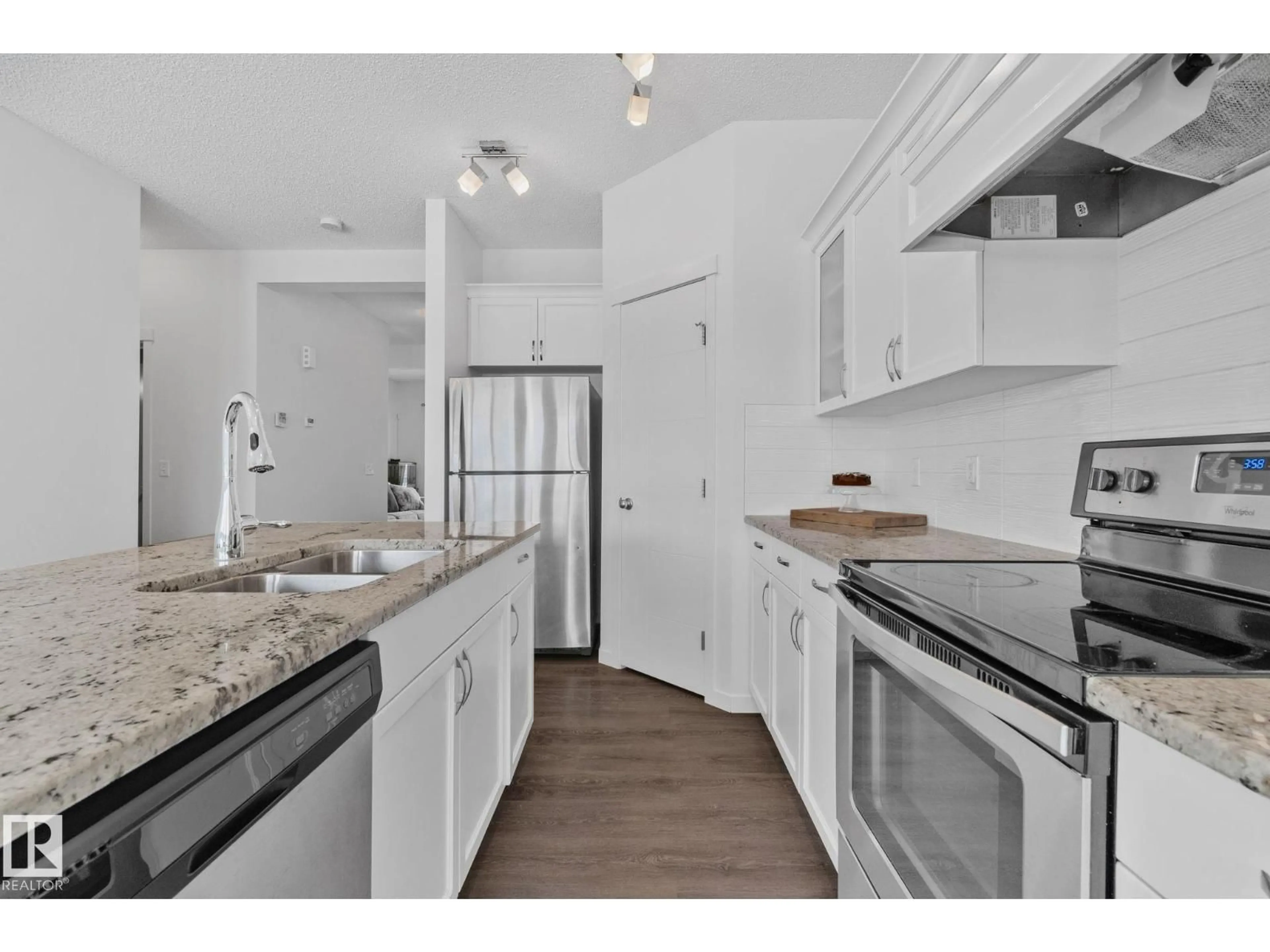 Unknown for 540 EBBERS WY, Edmonton Alberta T5Y3T8