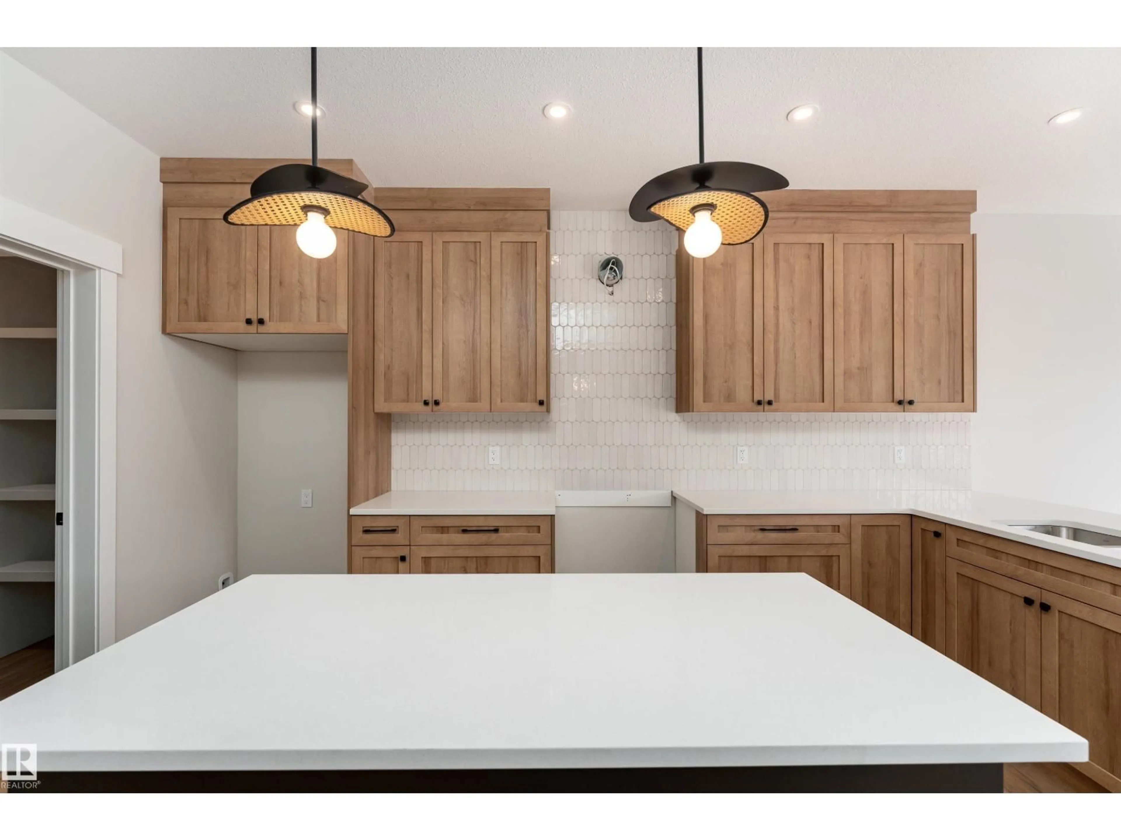 Contemporary kitchen, unknown for 10 GABLE CM, Spruce Grove Alberta T7X2W2