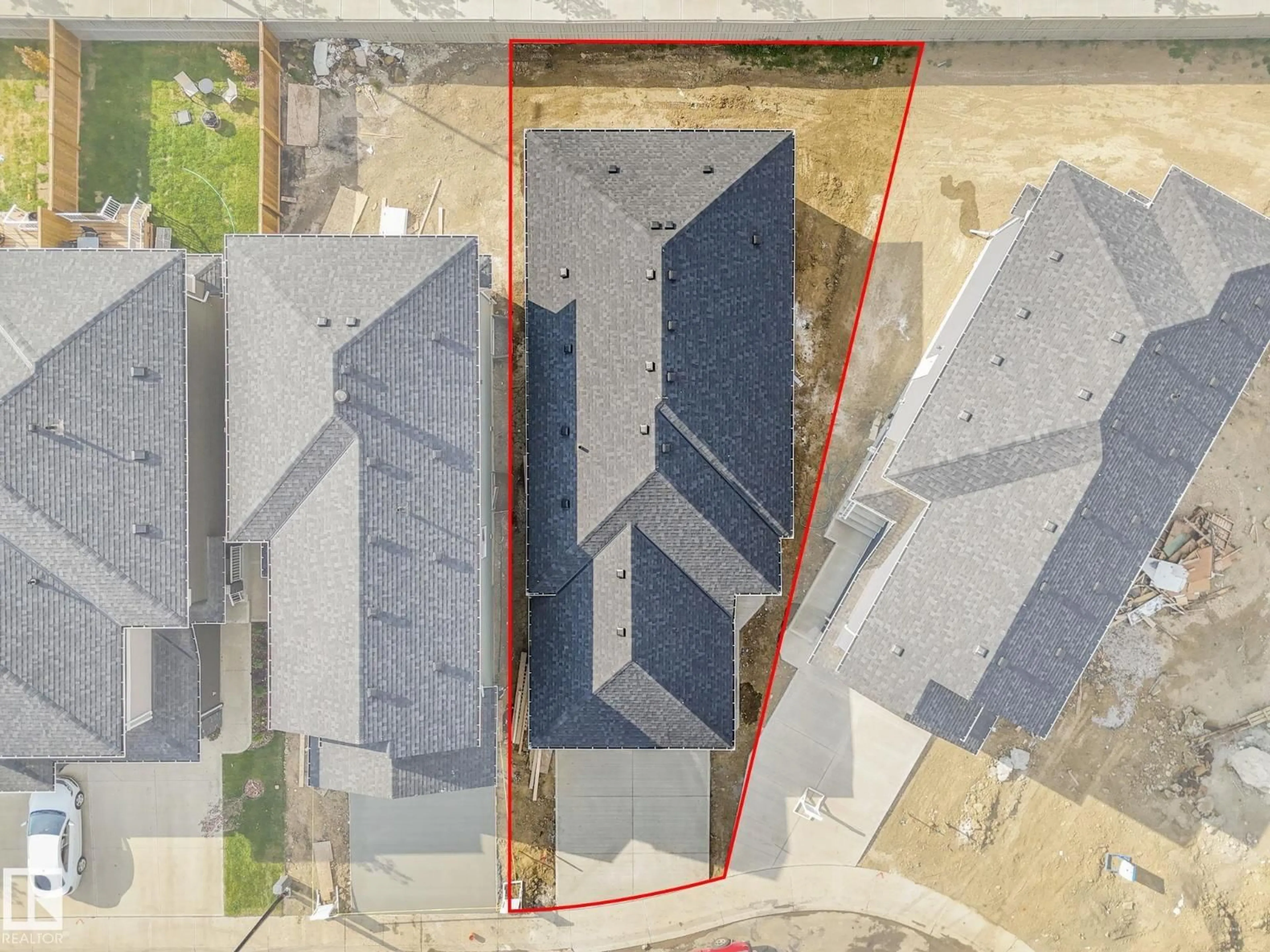 A pic from outside/outdoor area/front of a property/back of a property/a pic from drone, building for 3138 MAGPIE WY, Edmonton Alberta T5S0E1