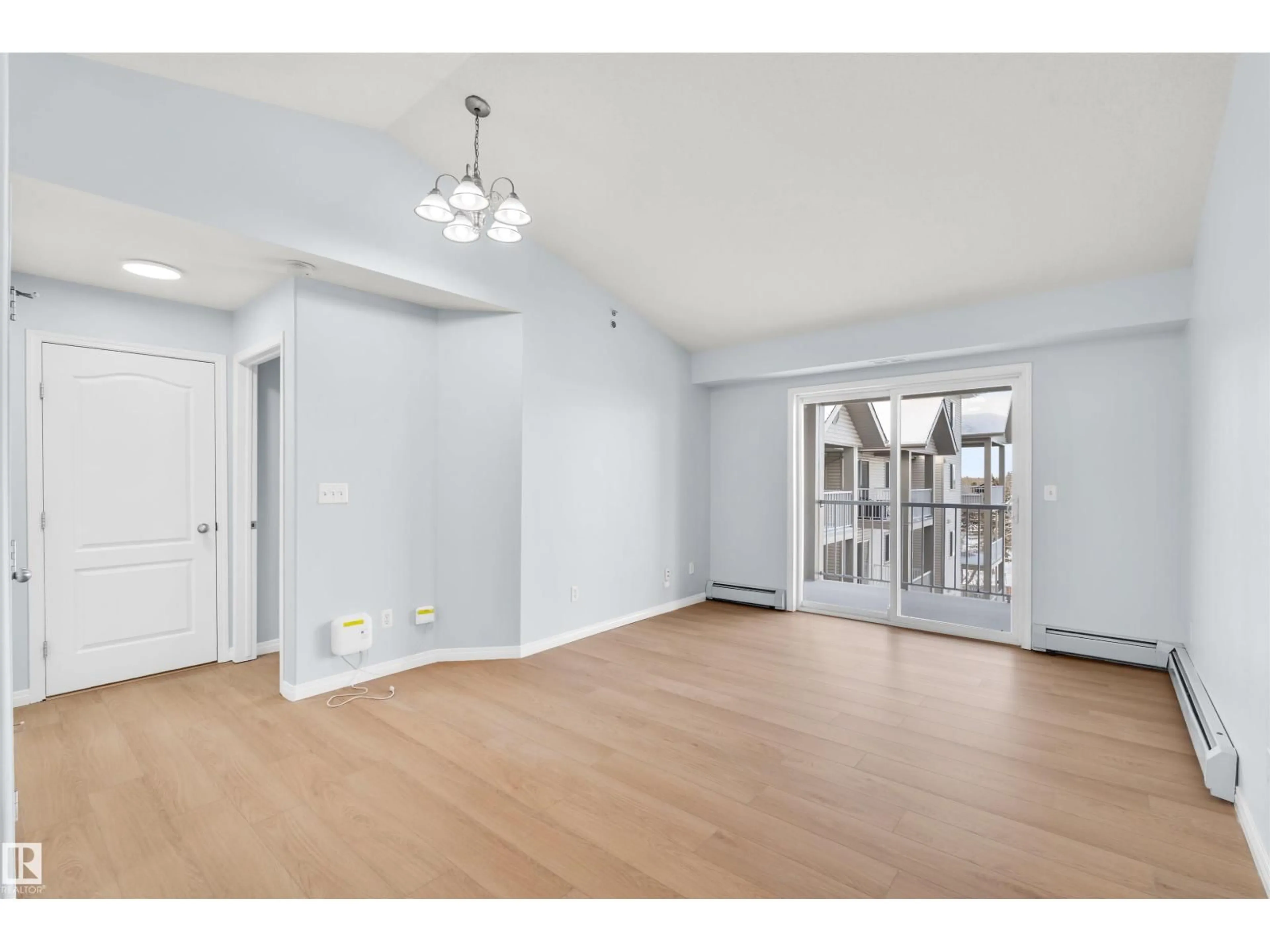 A pic of a room for 530 - 7511 171 ST NW, Edmonton Alberta T5T6S7