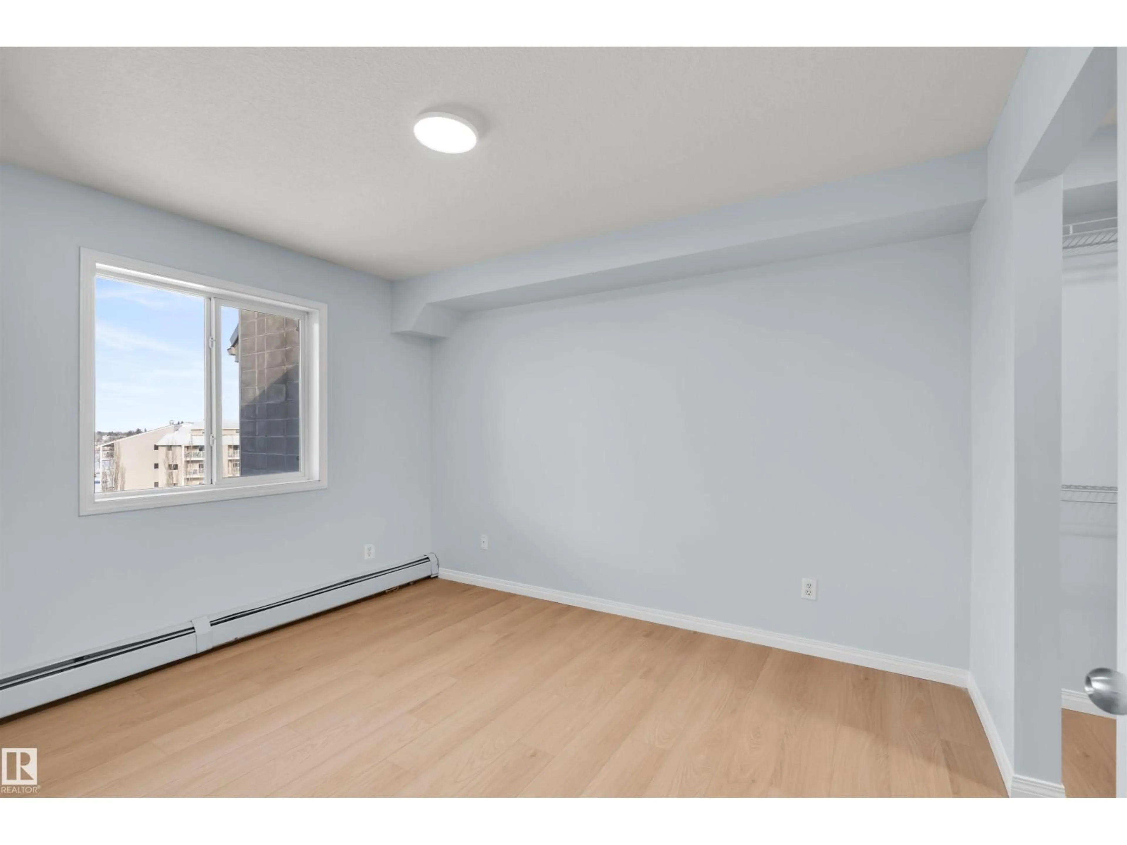 A pic of a room for 530 - 7511 171 ST NW, Edmonton Alberta T5T6S7