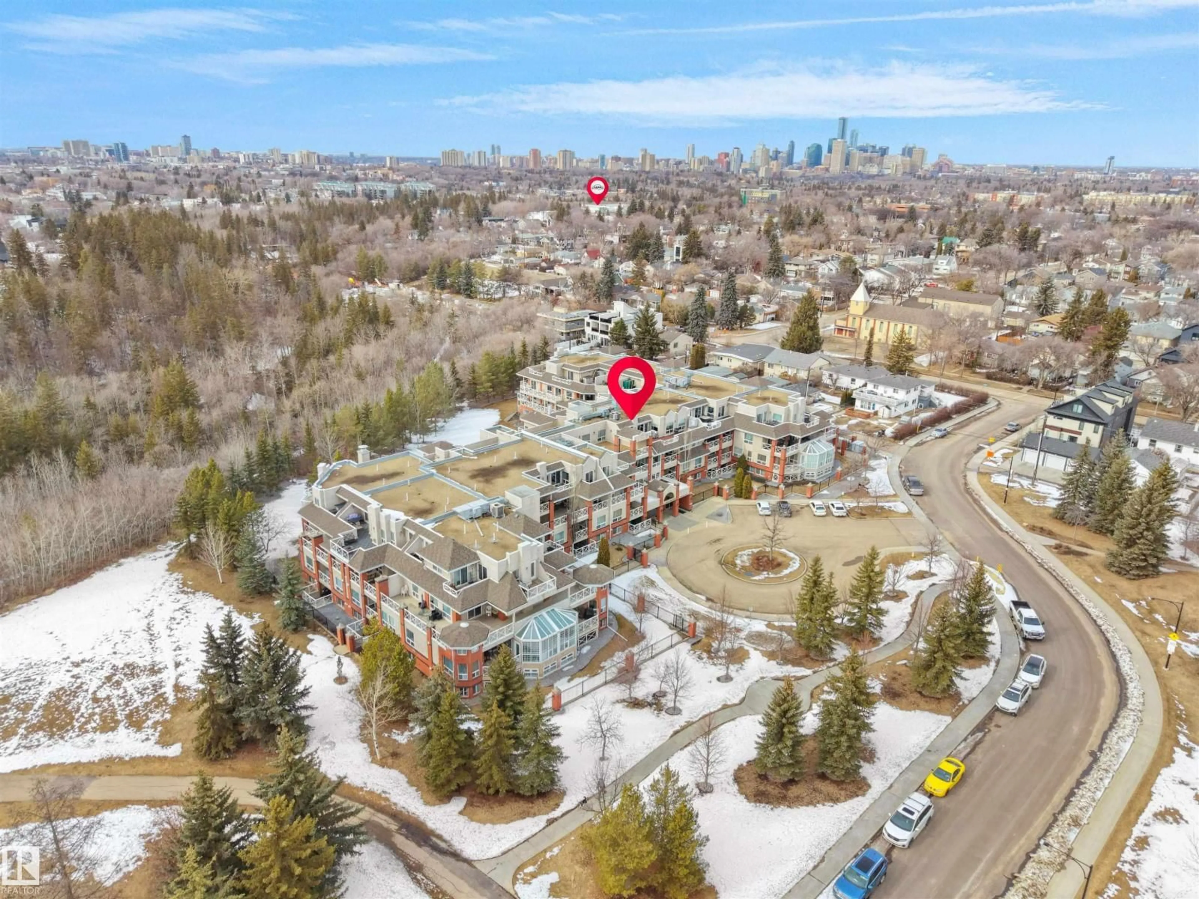 A pic from outside/outdoor area/front of a property/back of a property/a pic from drone, unknown for 225 7510 89 ST NW, Edmonton Alberta T6C0X5