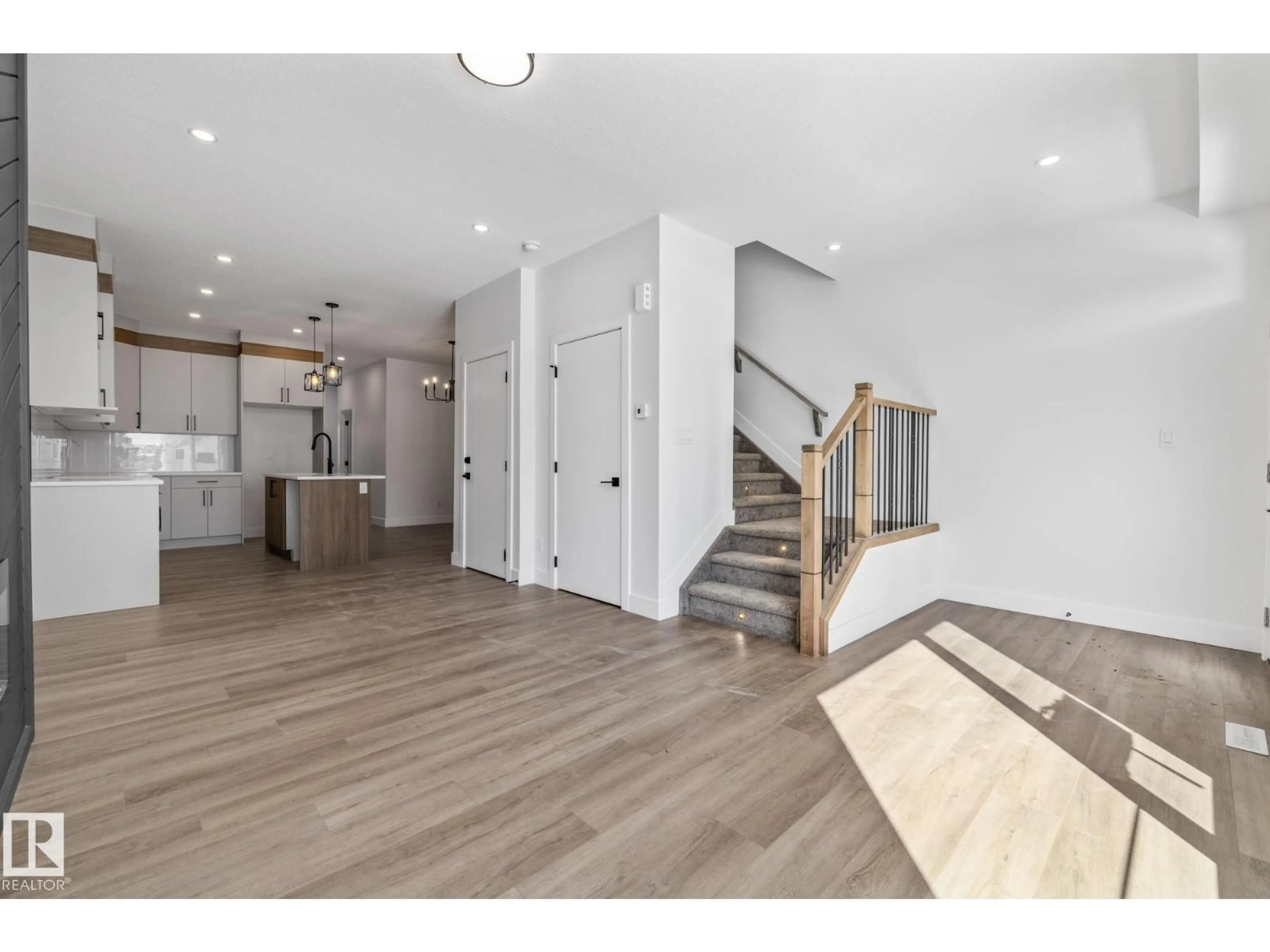 Indoor entryway for 432 CRYSTAL CREEK LI, Leduc Alberta T9E0X5