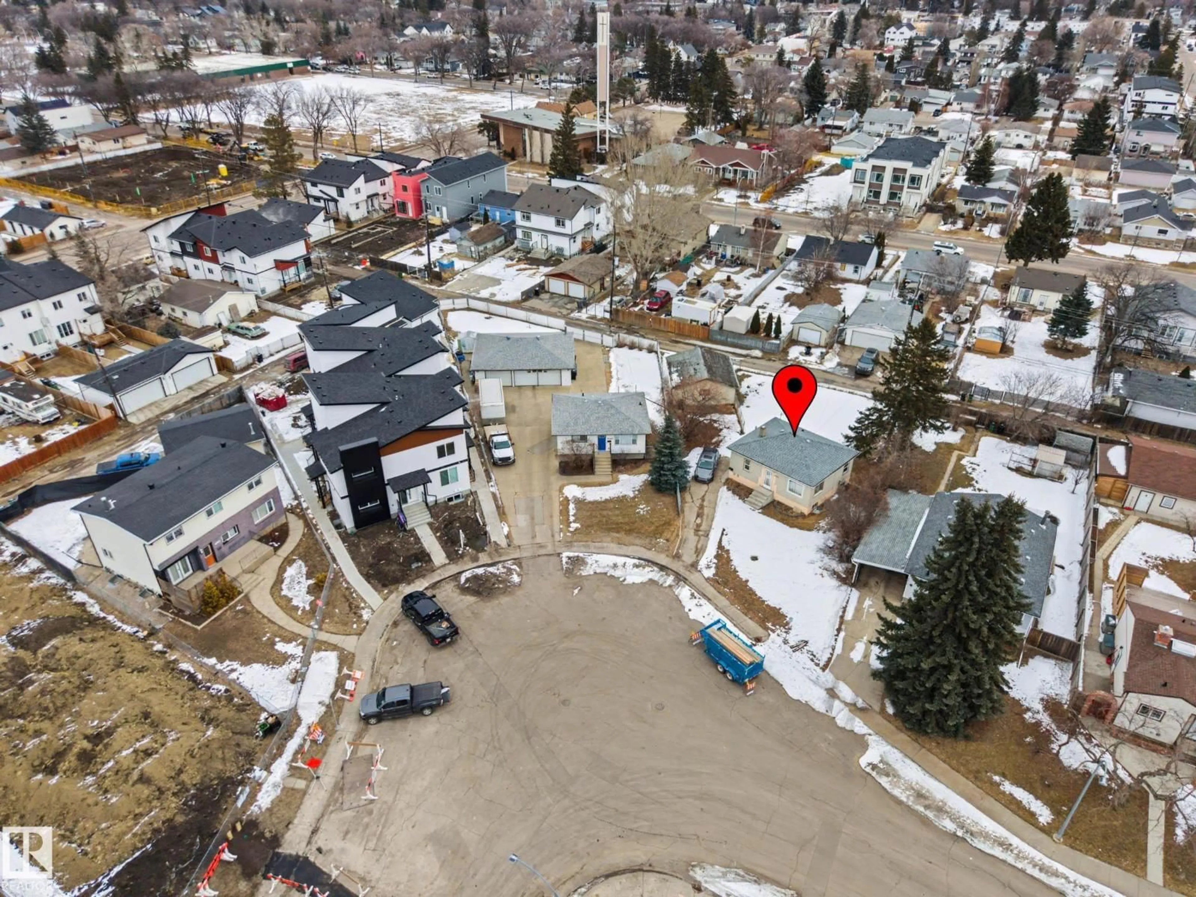 A pic from outside/outdoor area/front of a property/back of a property/a pic from drone, street for NW - 9409 154 ST, Edmonton Alberta T5R1T8