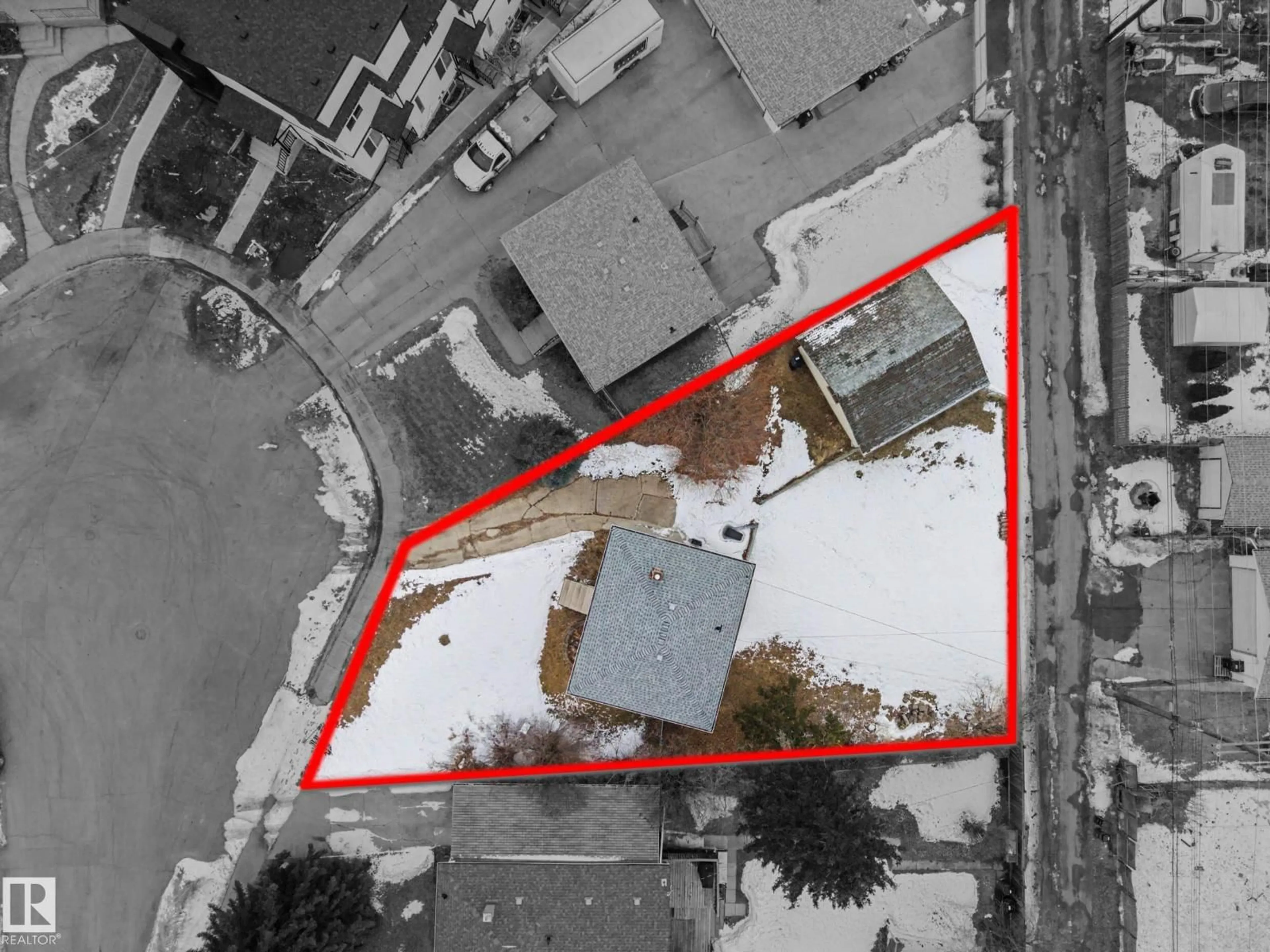 A pic from outside/outdoor area/front of a property/back of a property/a pic from drone, street for NW - 9409 154 ST, Edmonton Alberta T5R1T8