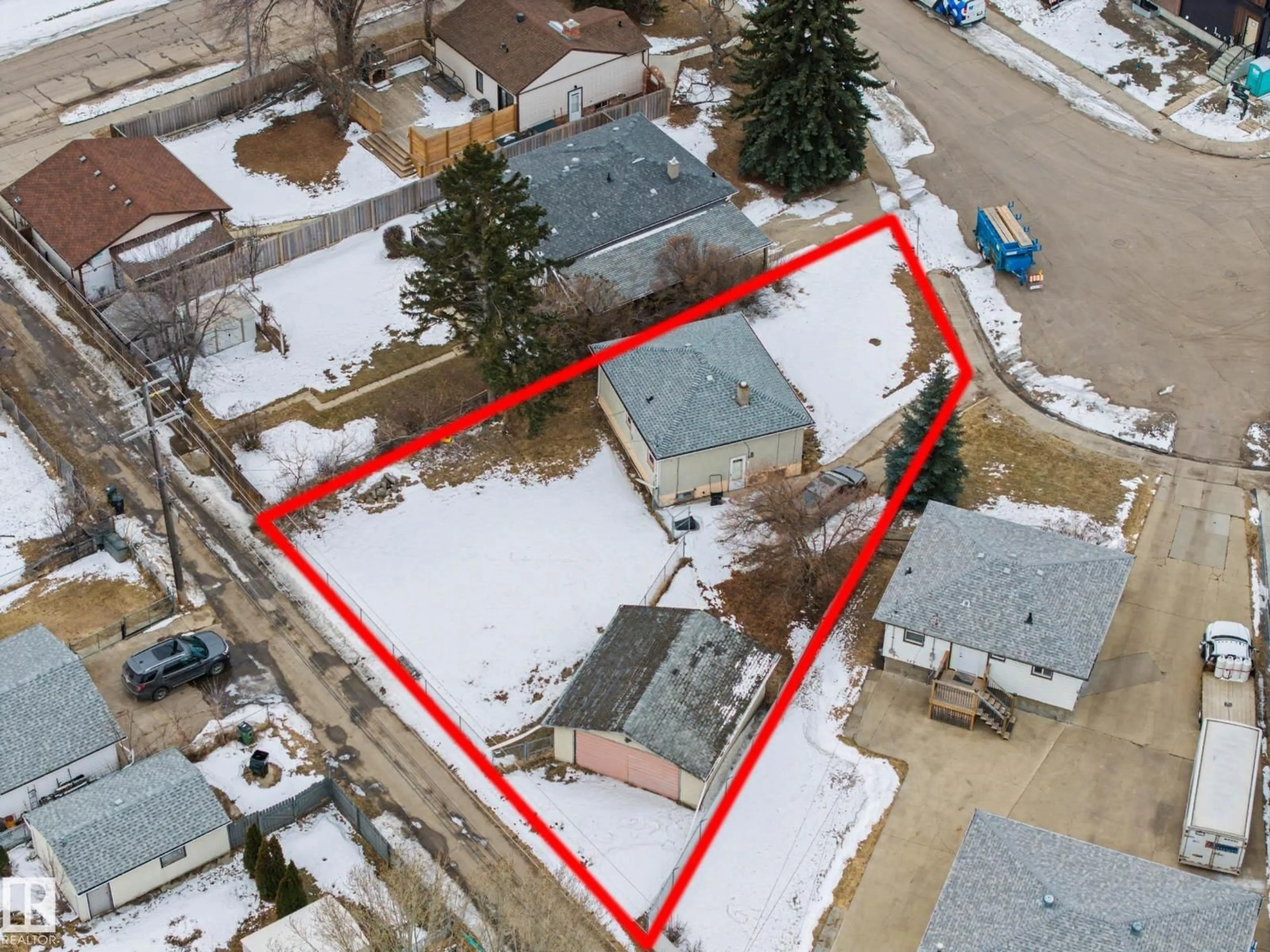 A pic from outside/outdoor area/front of a property/back of a property/a pic from drone, street for NW - 9409 154 ST, Edmonton Alberta T5R1T8