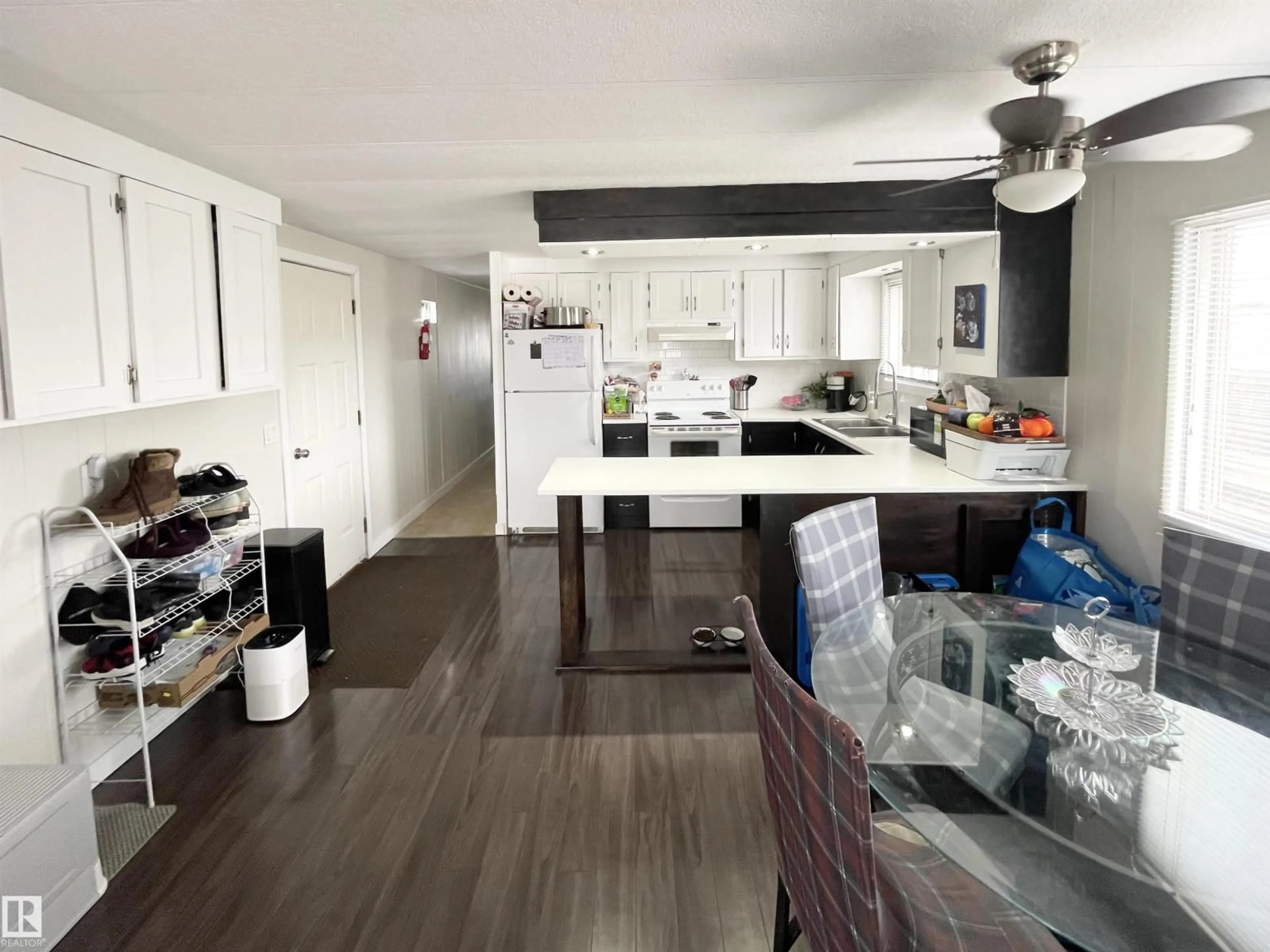 Open concept kitchen, unknown for 4908 55 AVENUE, Camrose Alberta T4V3A4