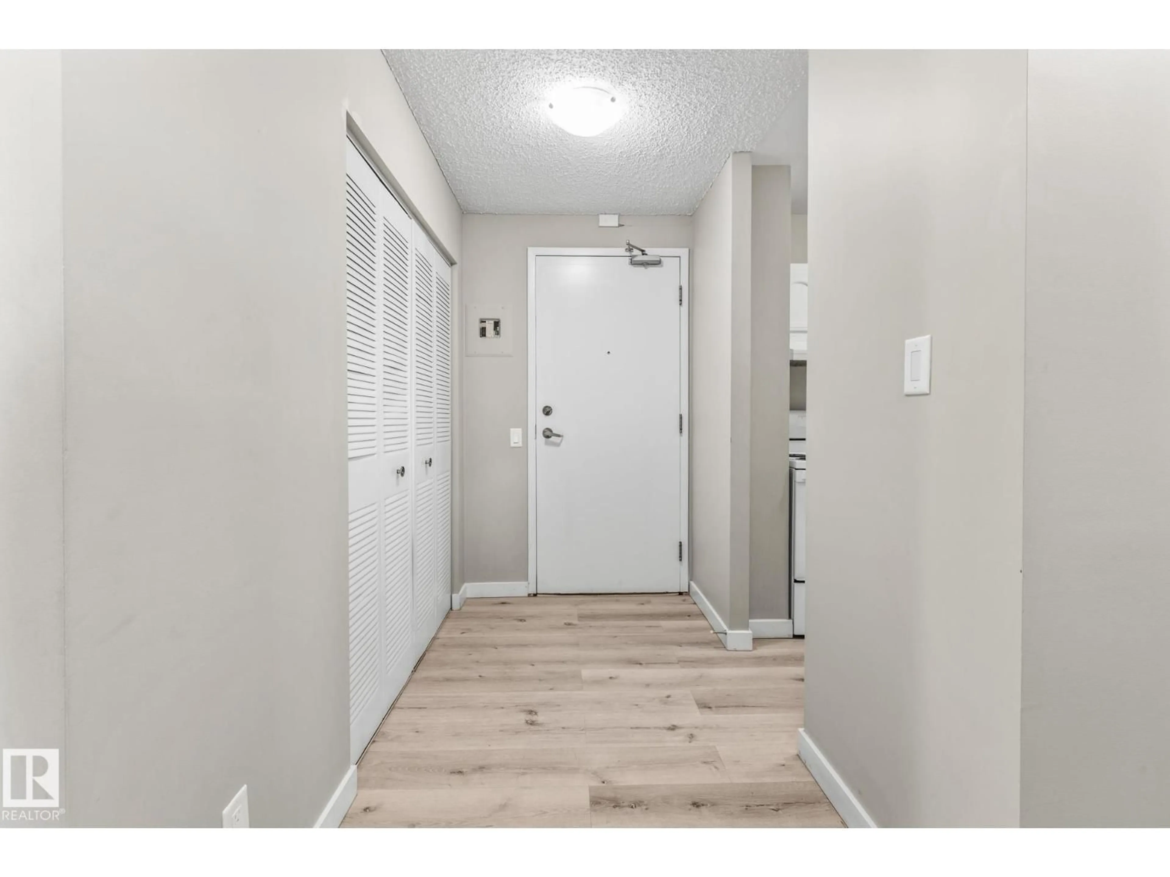 Indoor entryway for 502 - 10125 109 ST NW, Edmonton Alberta T5J3P1