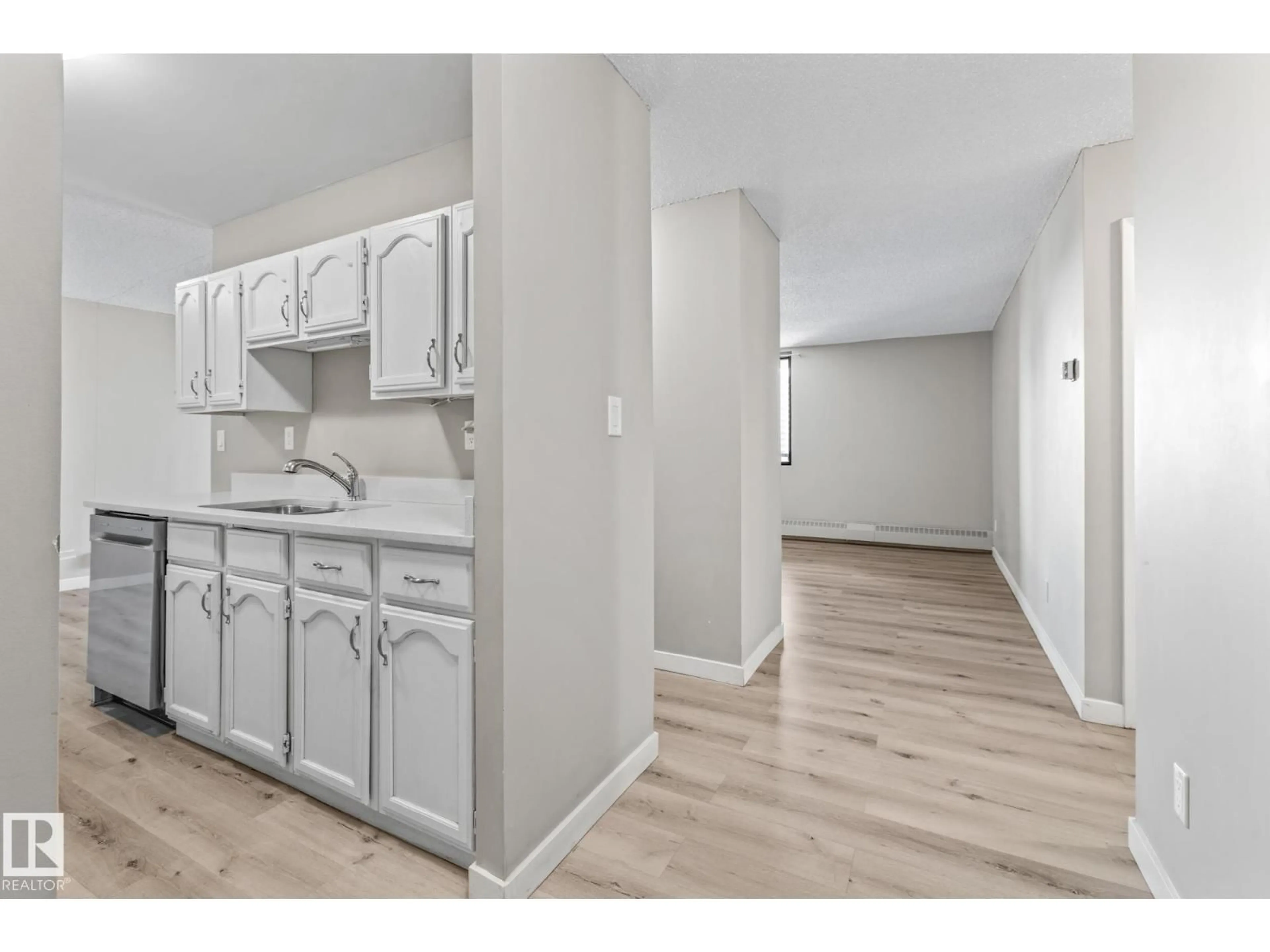 Standard kitchen, unknown for 502 - 10125 109 ST NW, Edmonton Alberta T5J3P1