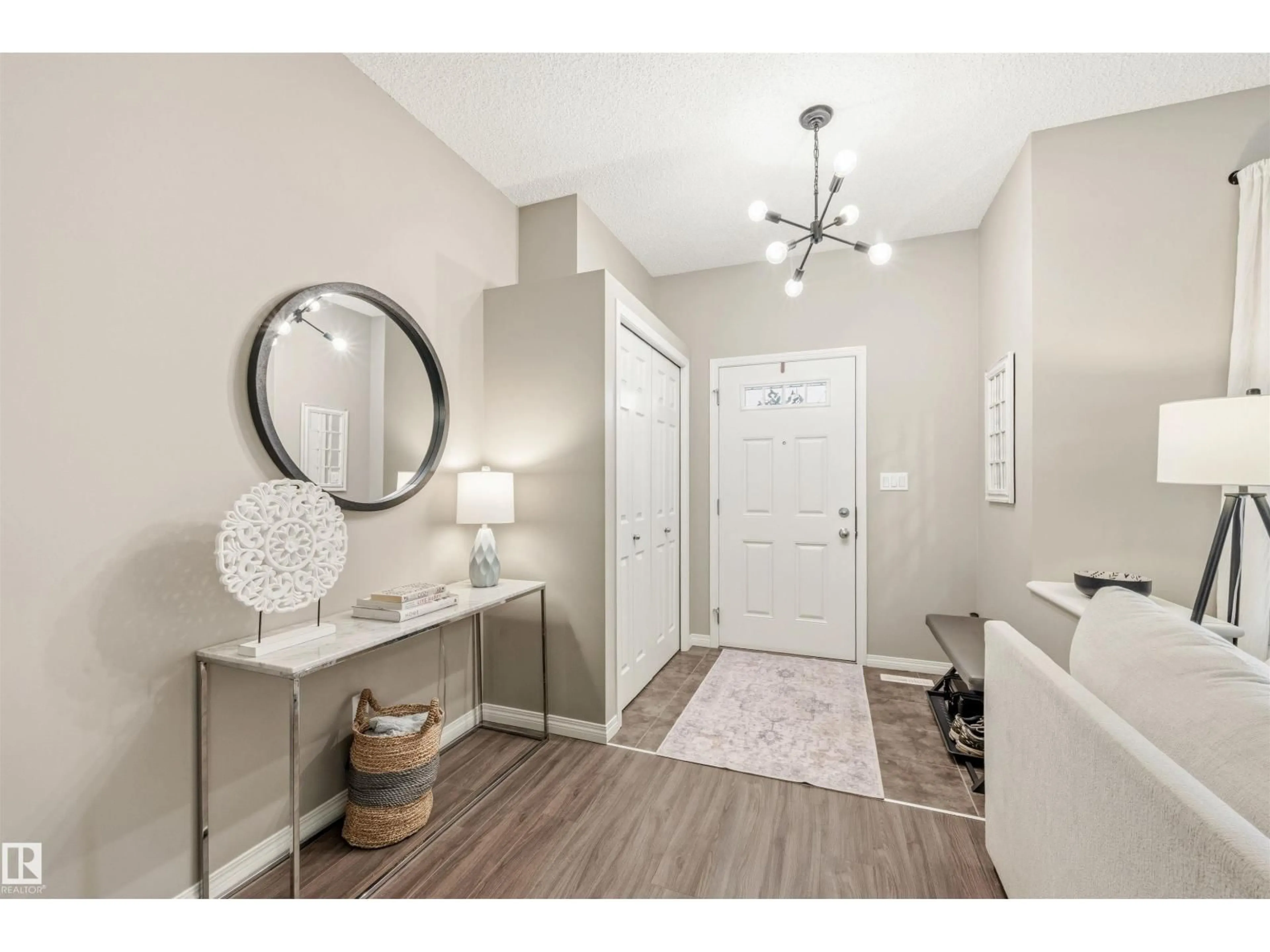 Indoor entryway for 3229 CHERRY CR, Edmonton Alberta T6X1Y5