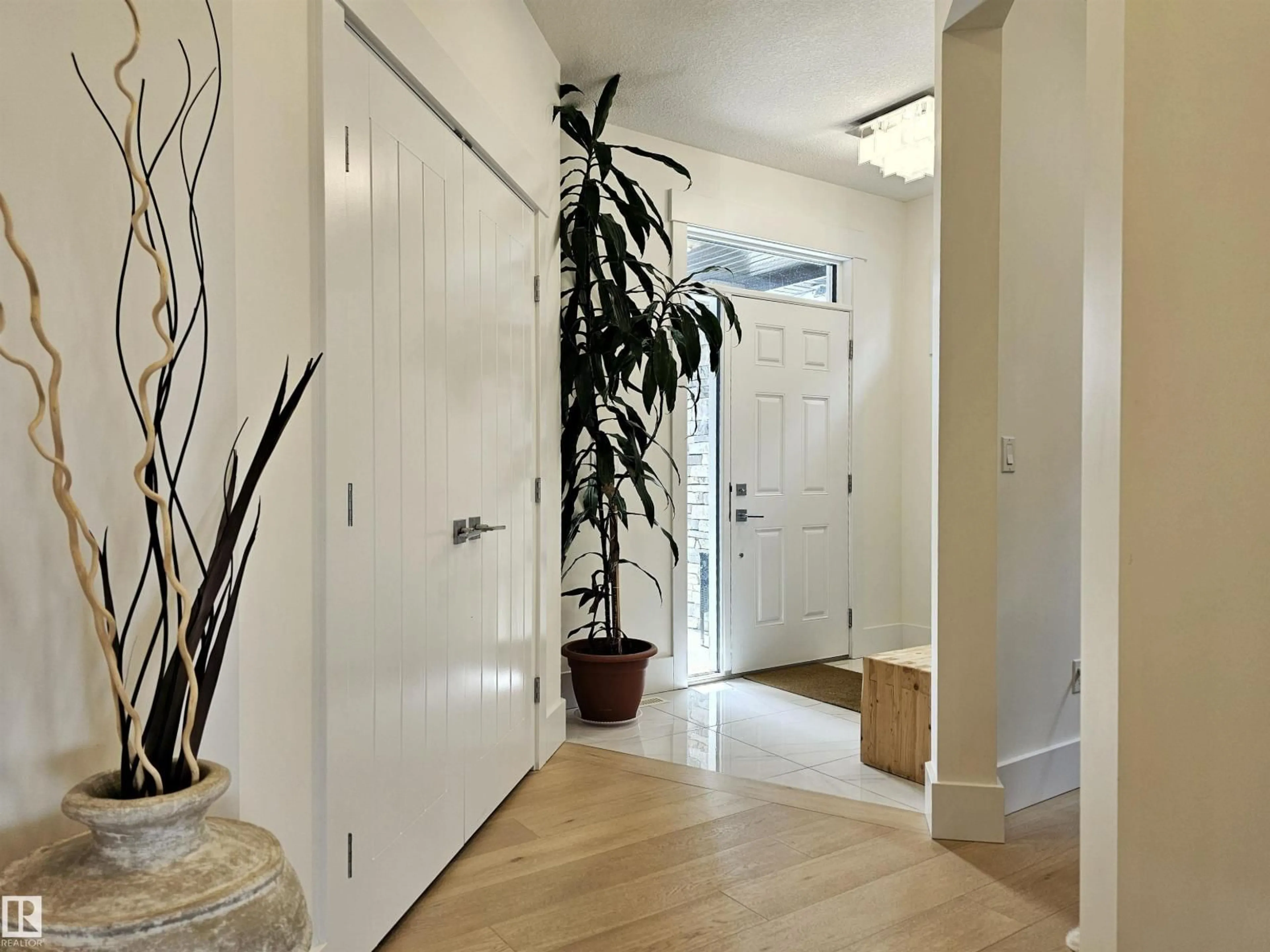 Indoor entryway for 1265 PEREGRINE TERRACE, Edmonton Alberta T5S0M4