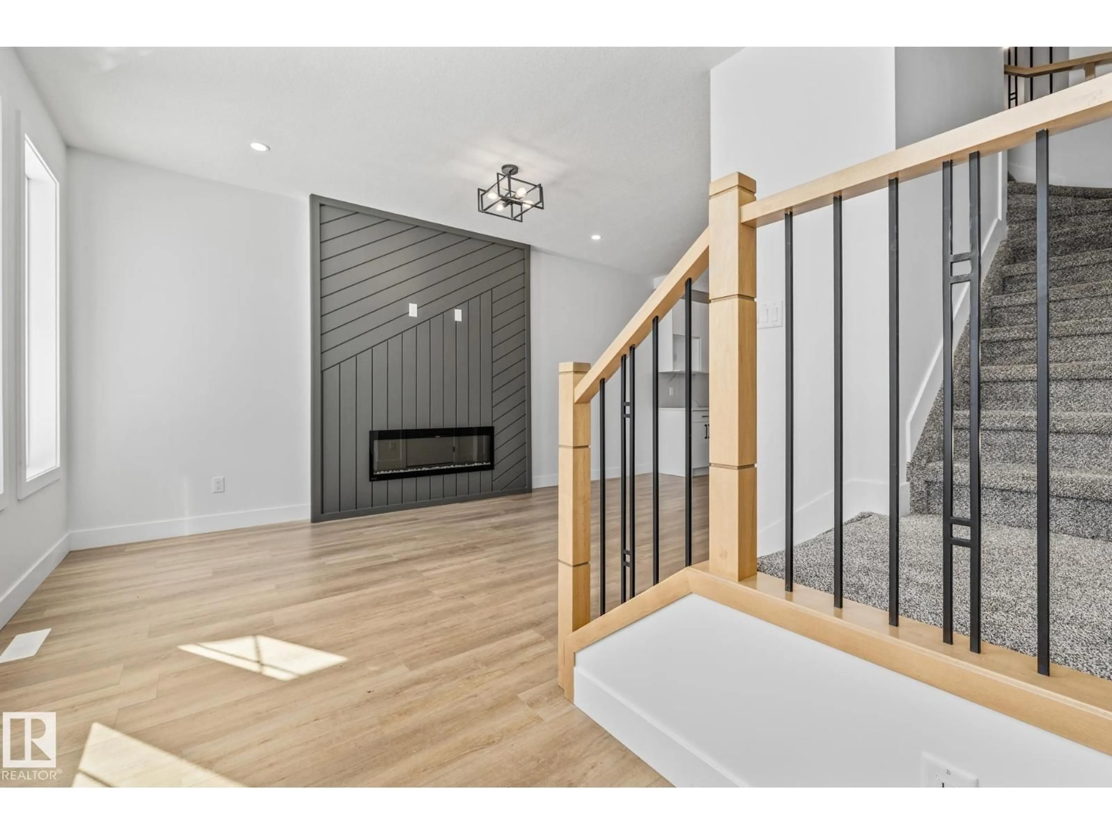 Indoor entryway for 434 CRYSTAL CREEK LI, Leduc Alberta T9E0X5