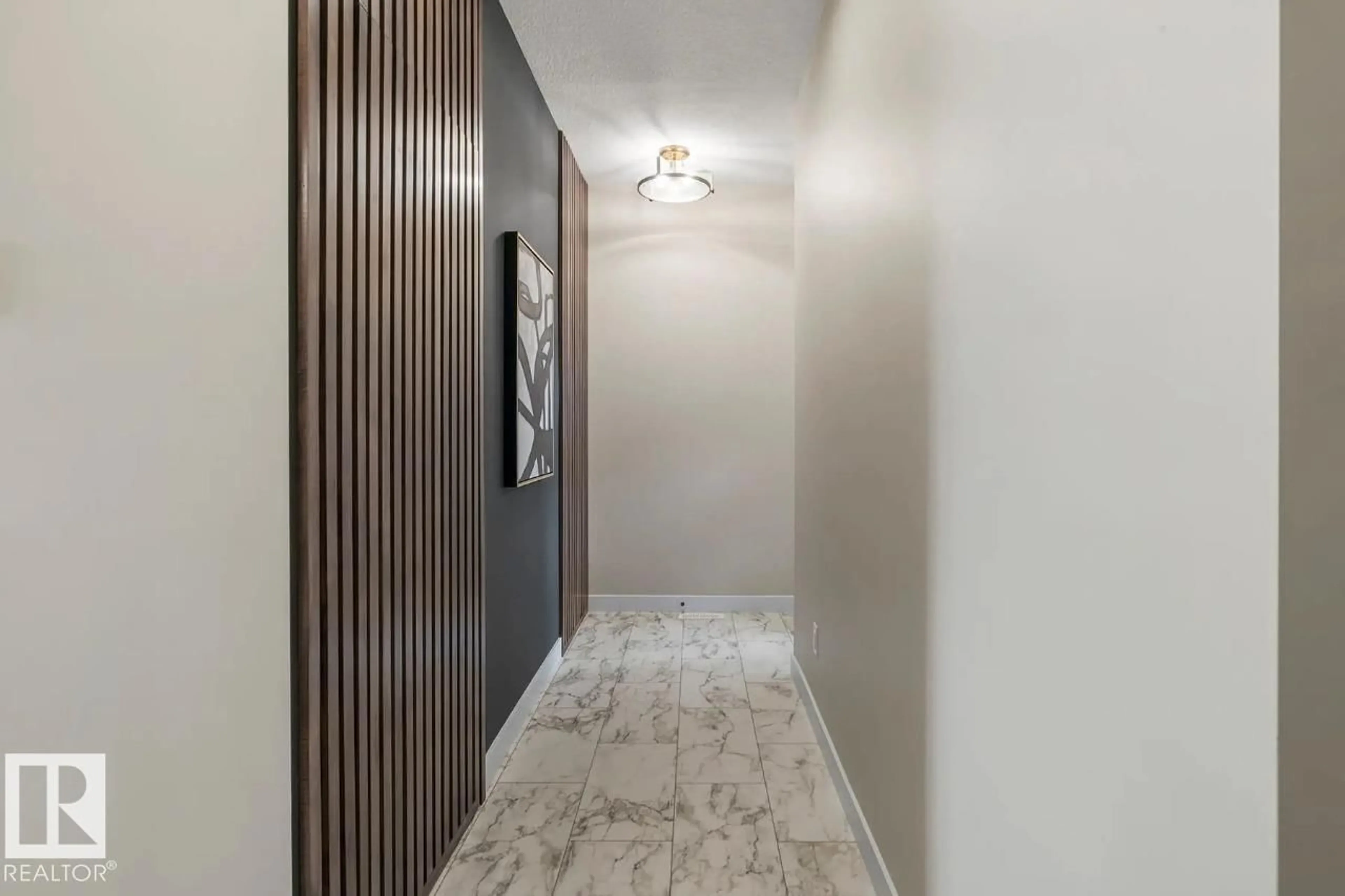 Indoor foyer for 22725 89A AV, Edmonton Alberta T5T7W9