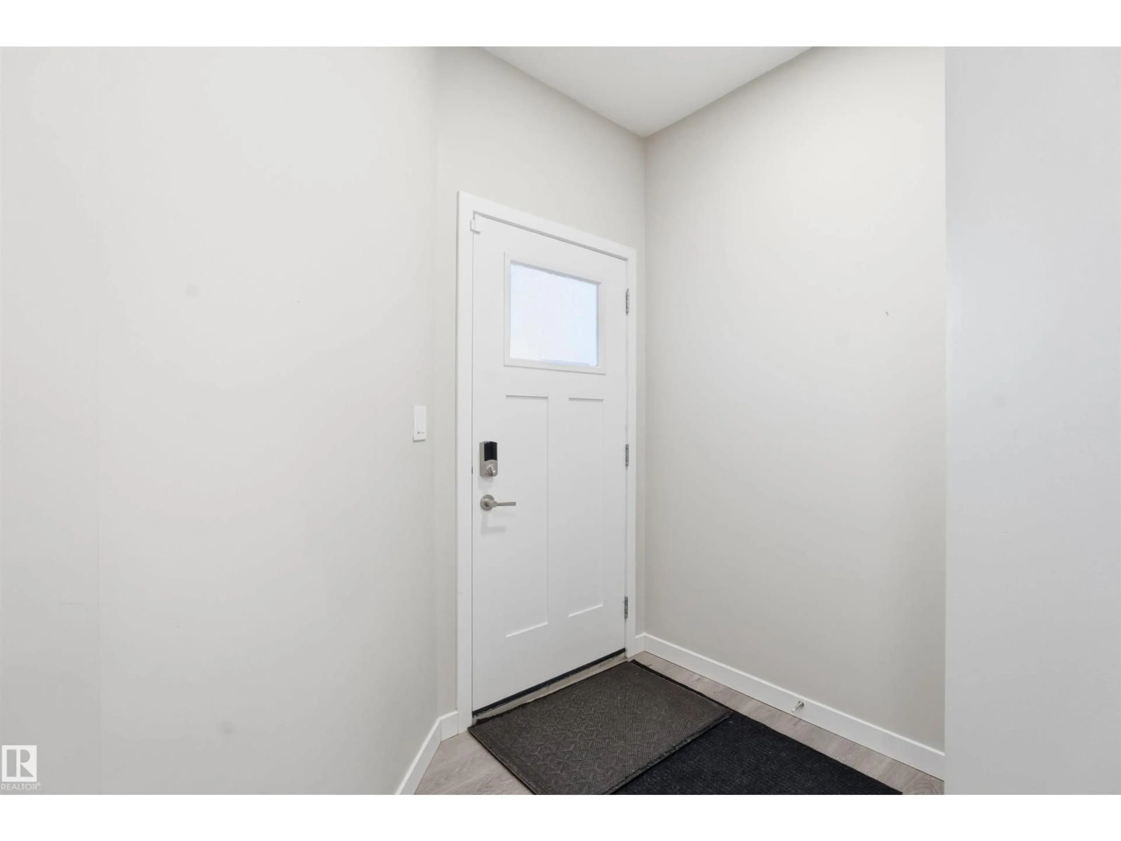 Indoor entryway for SW - 4339 HAWTHORN LANDING LD, Edmonton Alberta T6X3A1