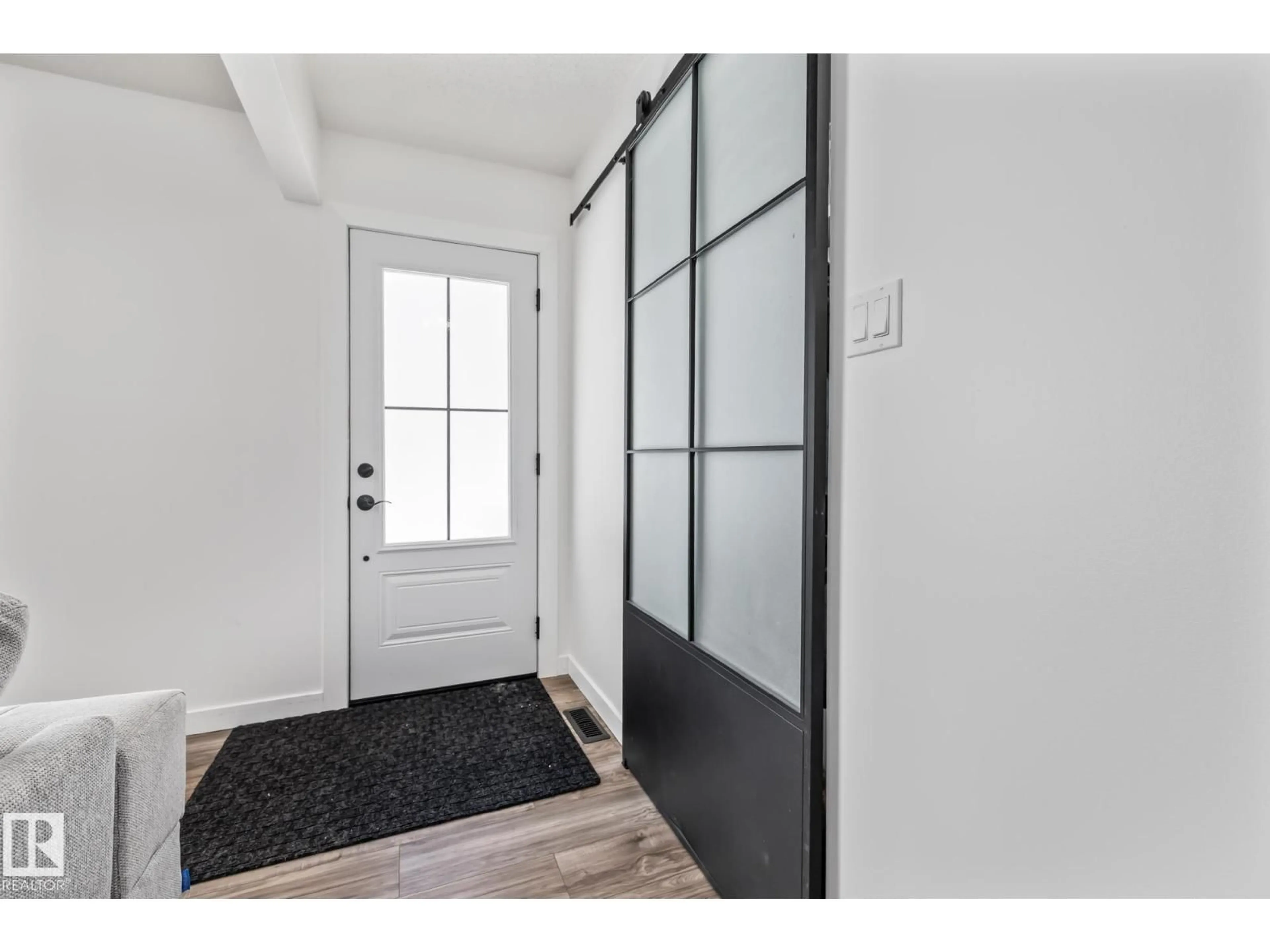 Indoor entryway for 5016 48 AV, Lamont Alberta T0B2R0