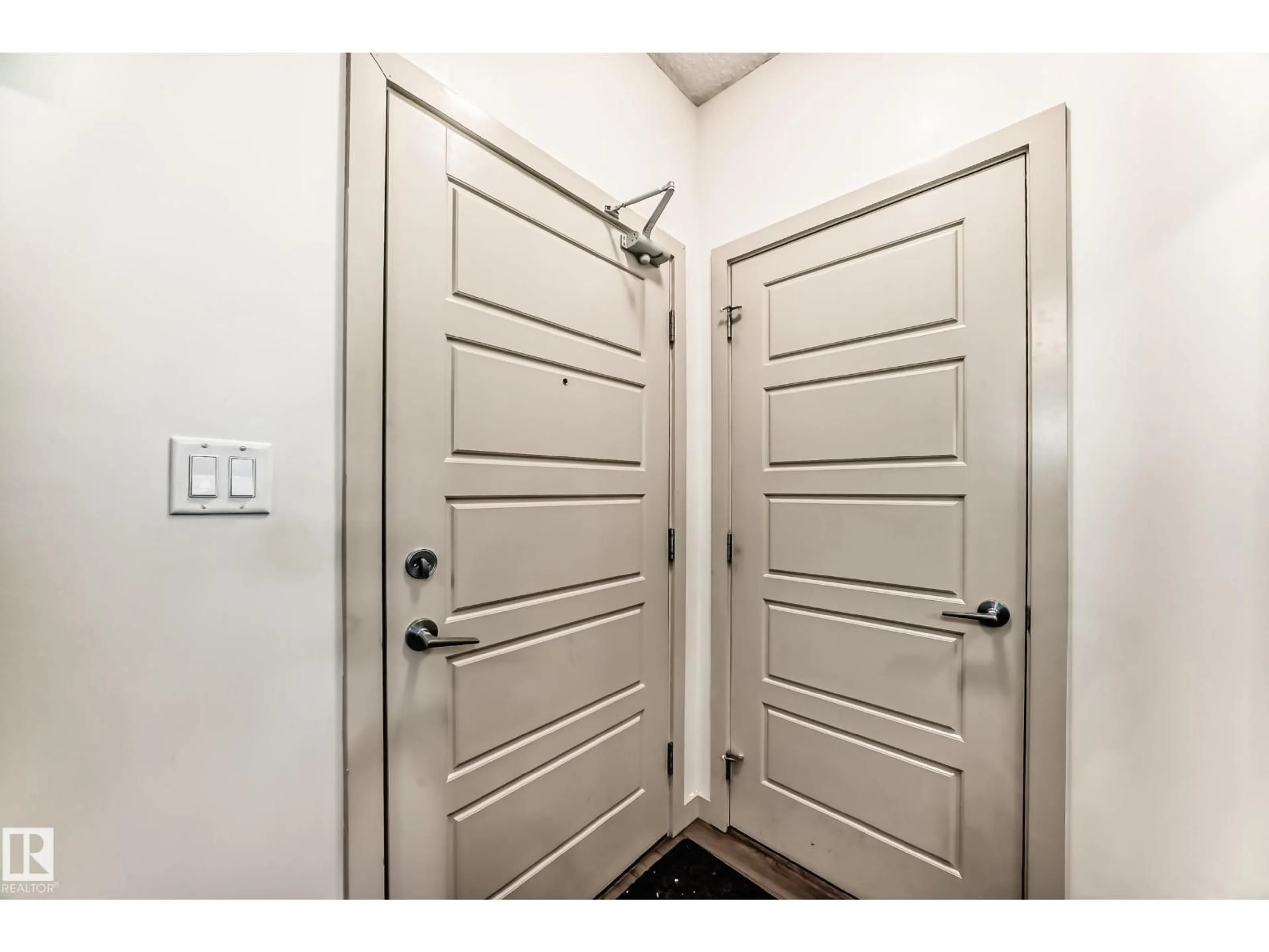 Indoor entryway for 406 - 504 GRIESBACH PARADE PR, Edmonton Alberta T5E6V9