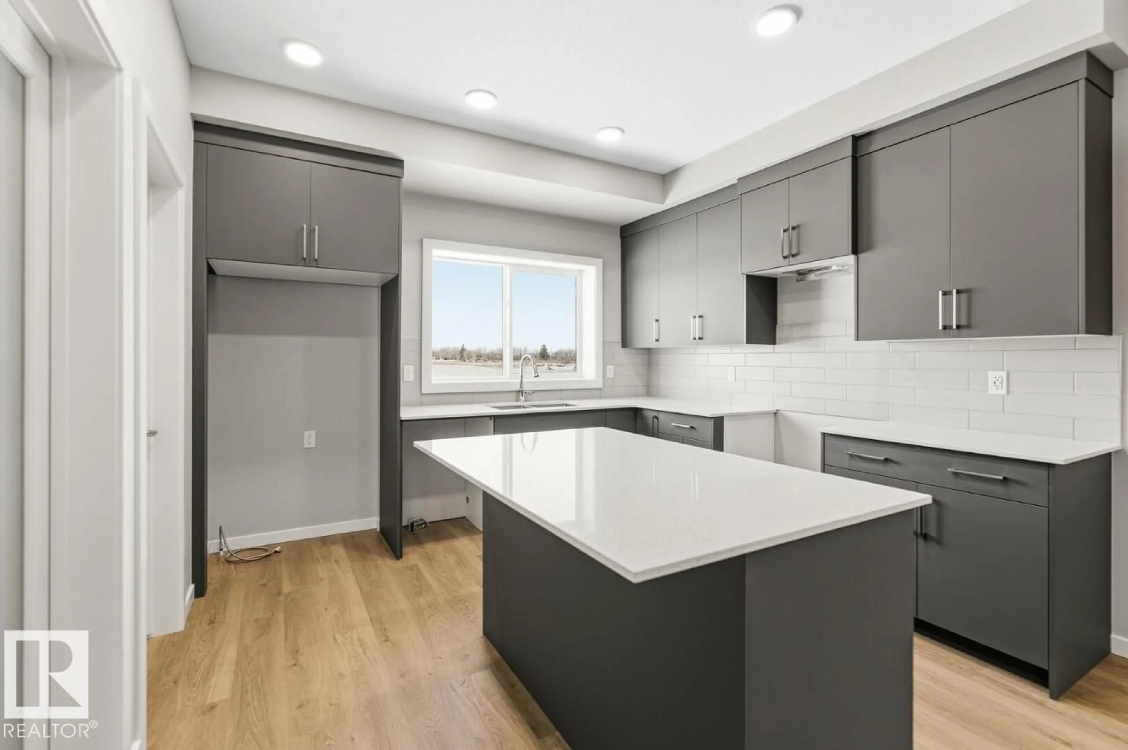 Open concept kitchen, unknown for 319 EDGEMONT DR, Edmonton Alberta T6M3G7