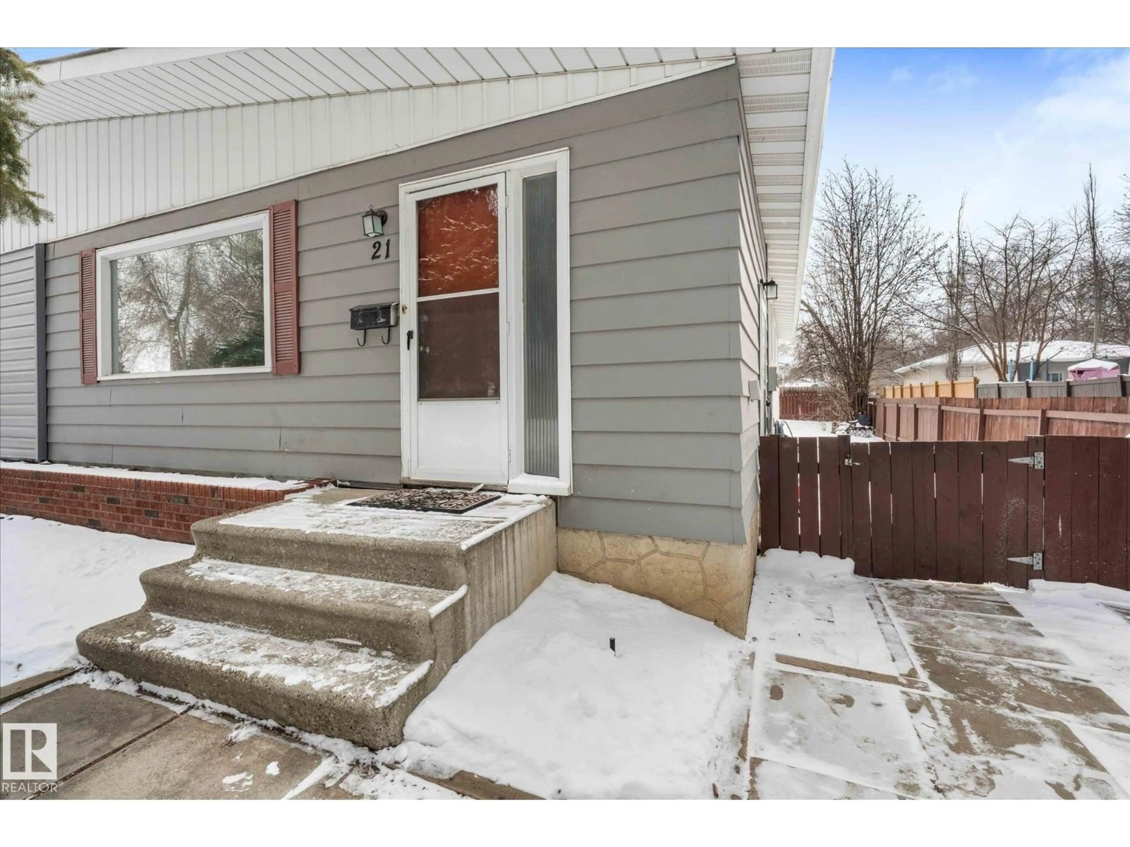 Unknown for 21 FENWICK CR, St. Albert Alberta T8N1W5