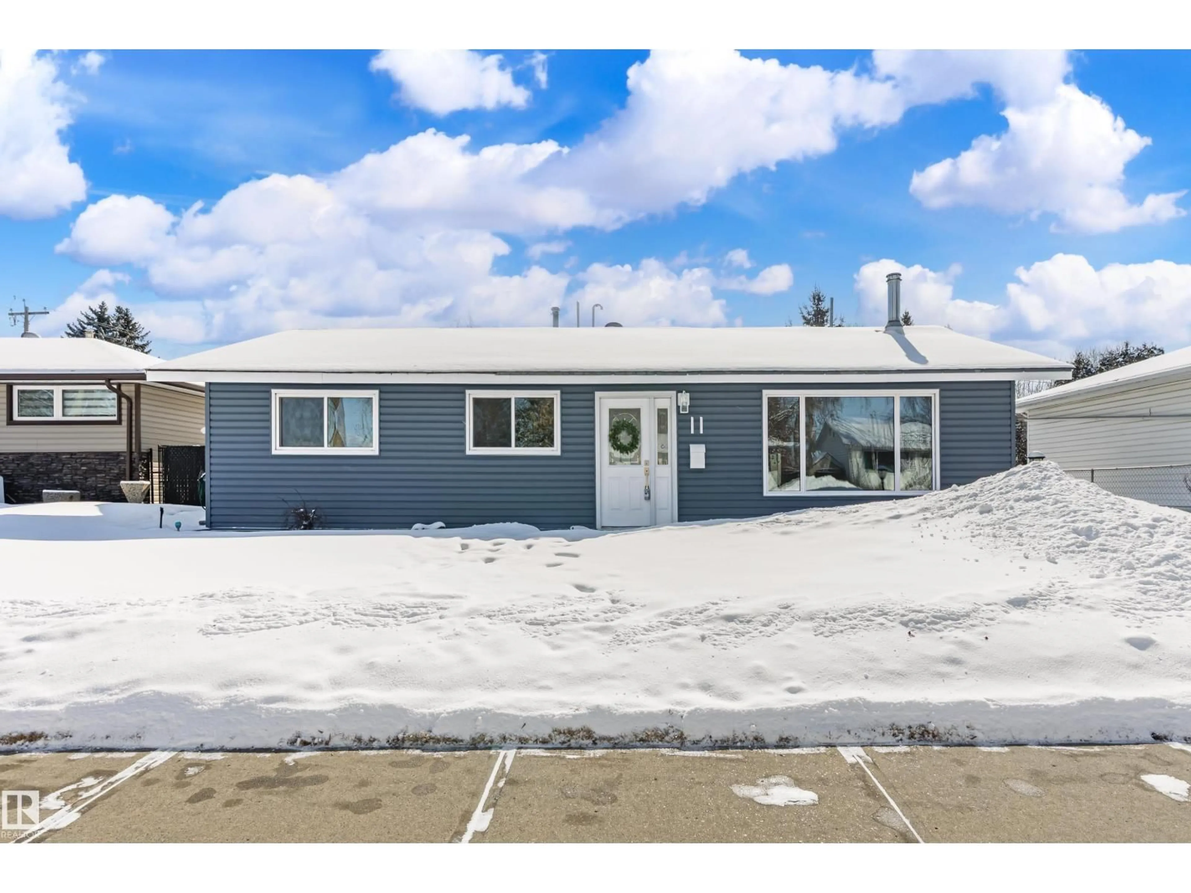 Home with vinyl exterior material, street for 11 SONORA DR, St. Albert Alberta T8N0L5