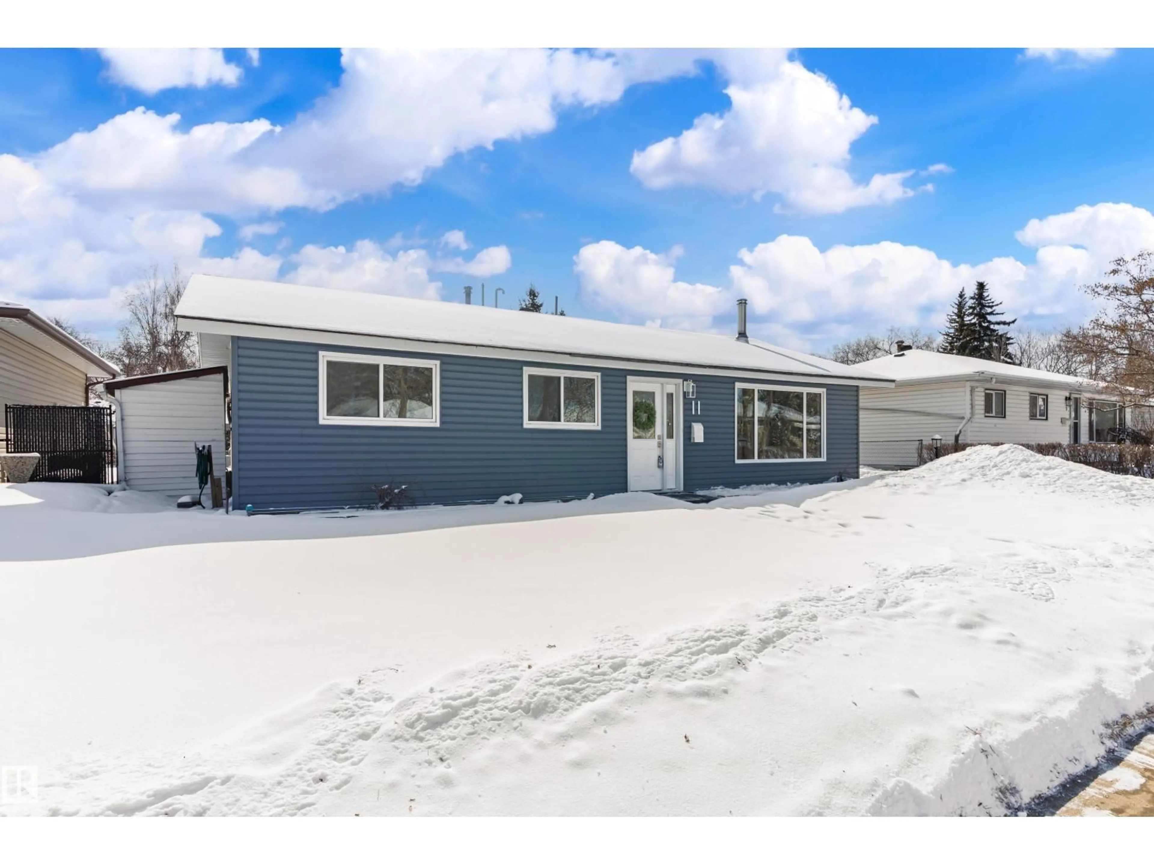 Home with vinyl exterior material, street for 11 SONORA DR, St. Albert Alberta T8N0L5