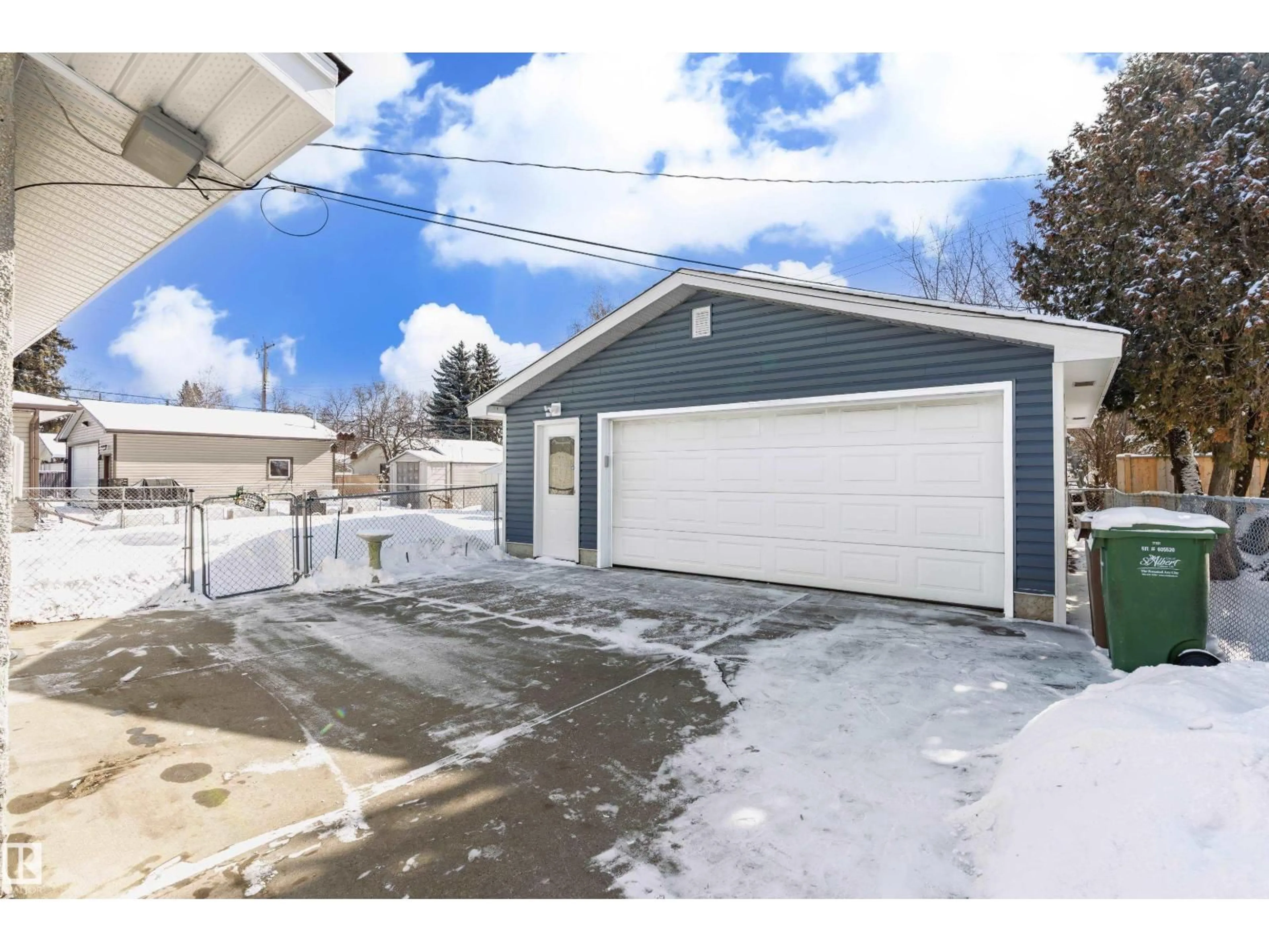 Indoor garage for 11 SONORA DR, St. Albert Alberta T8N0L5