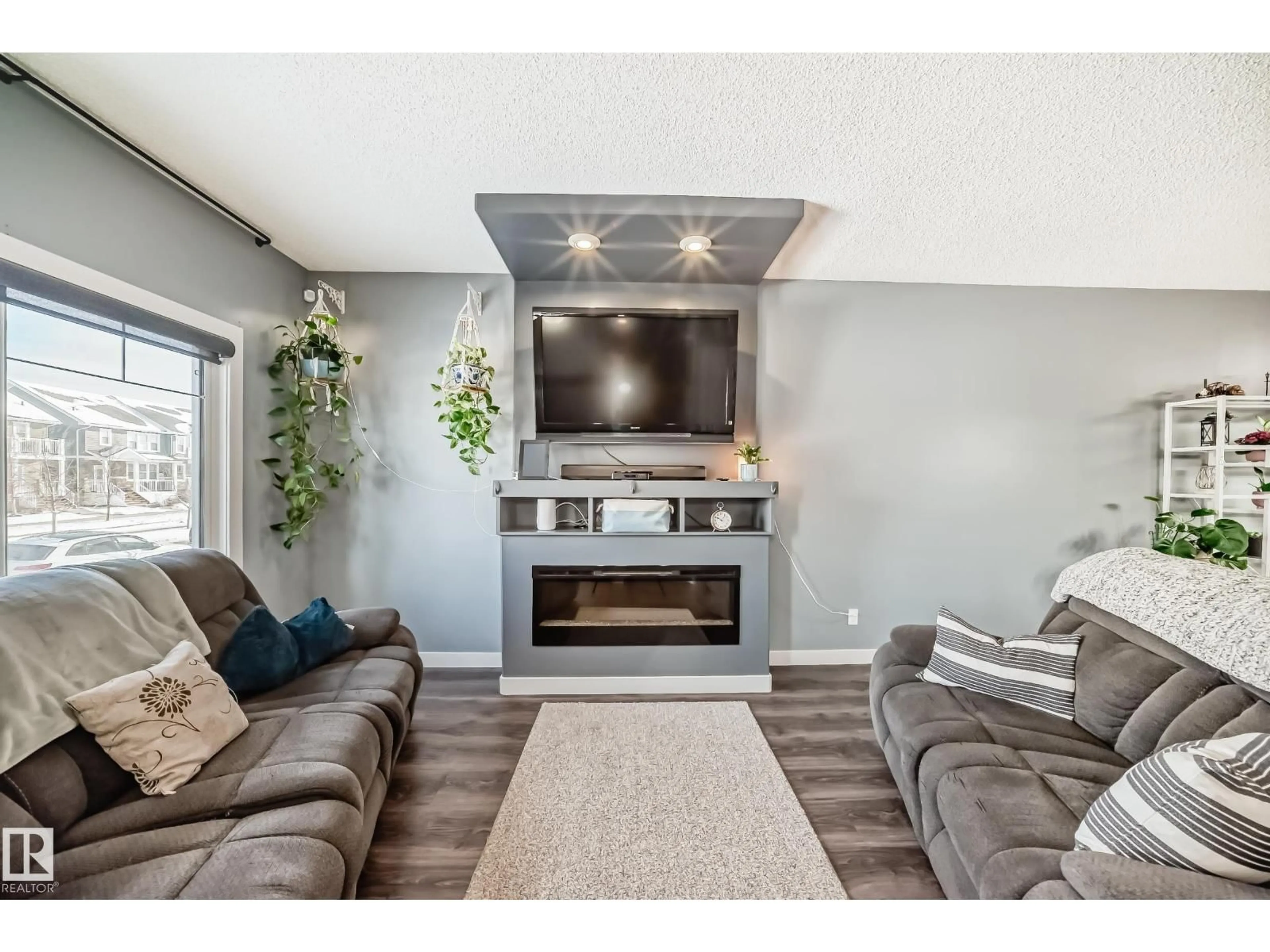 Living room with furniture, unknown for 259 ROBINSON DR, Leduc Alberta T9E0S7