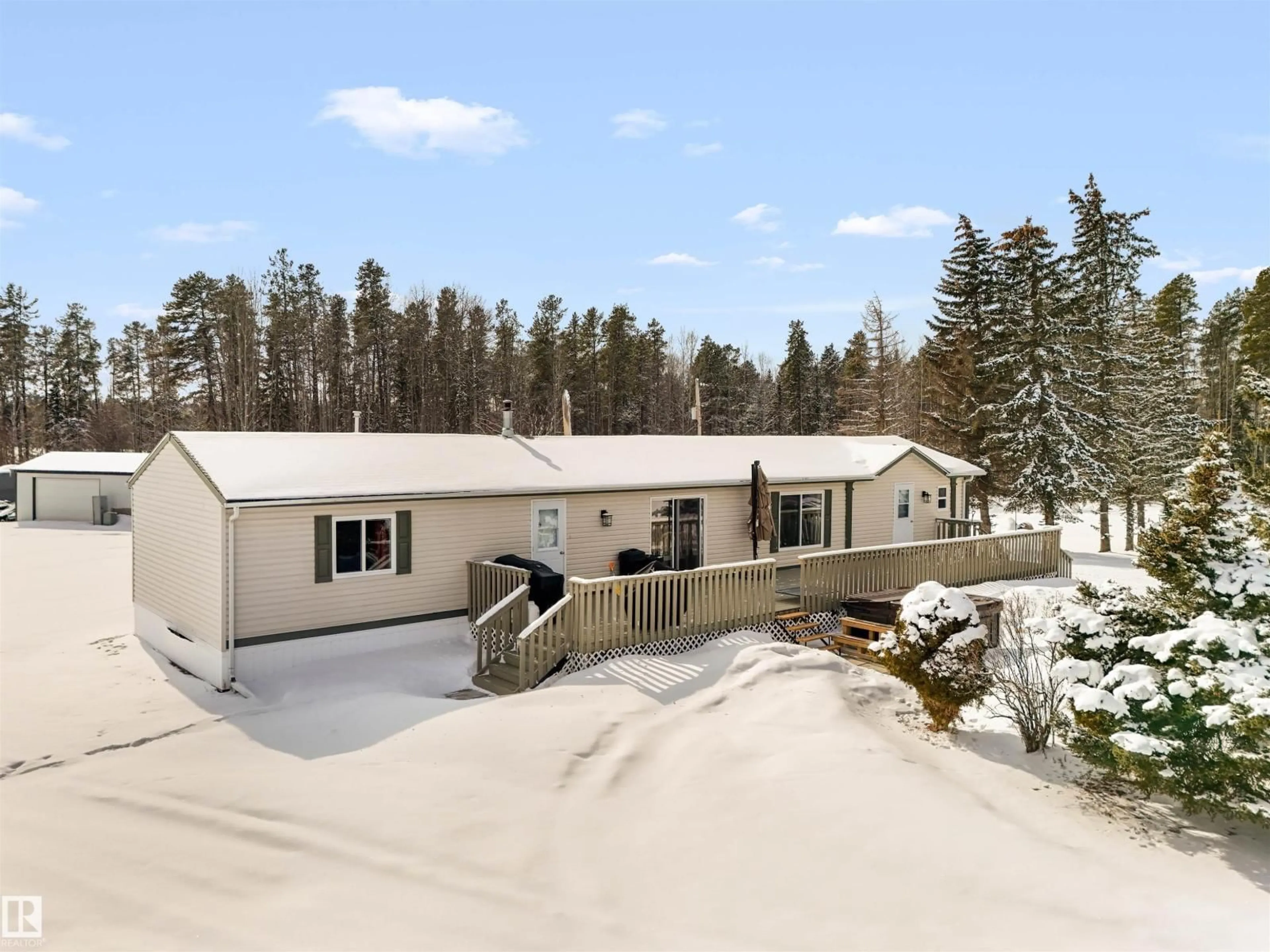 A pic from outside/outdoor area/front of a property/back of a property/a pic from drone, unknown for 8213 HWY 621, Rural Brazeau County Alberta T7A2A2