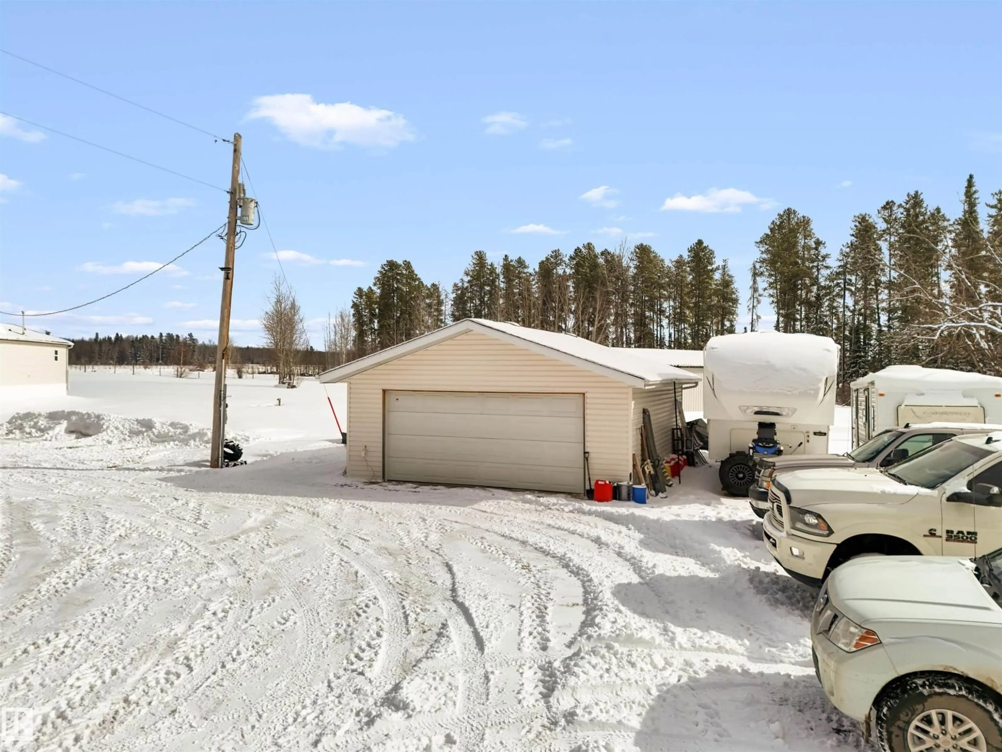 Shed for 8213 HWY 621, Rural Brazeau County Alberta T7A2A2