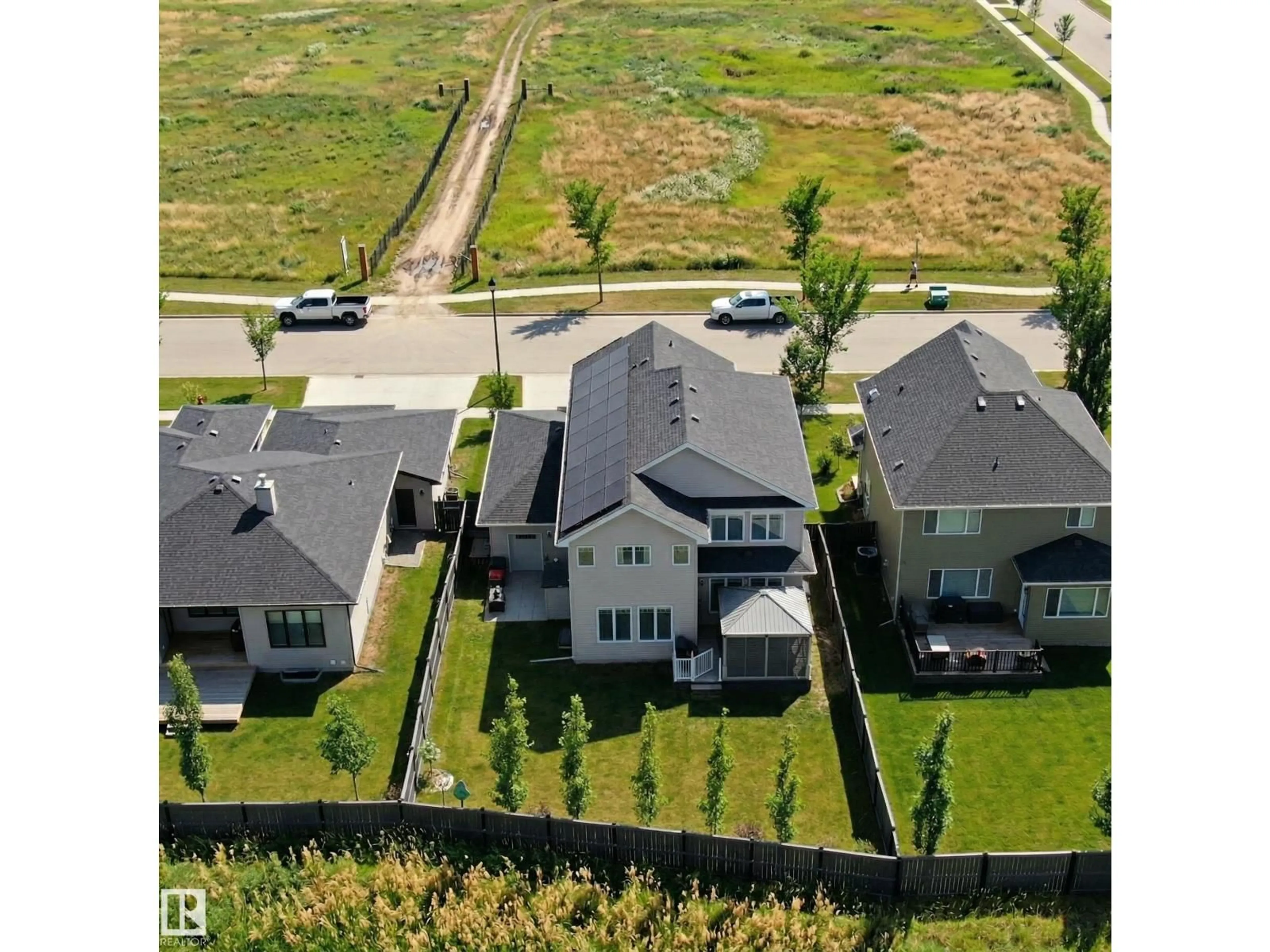 A pic from outside/outdoor area/front of a property/back of a property/a pic from drone, street for 1146 GENESIS LAKE BV, Stony Plain Alberta T7Z0K5