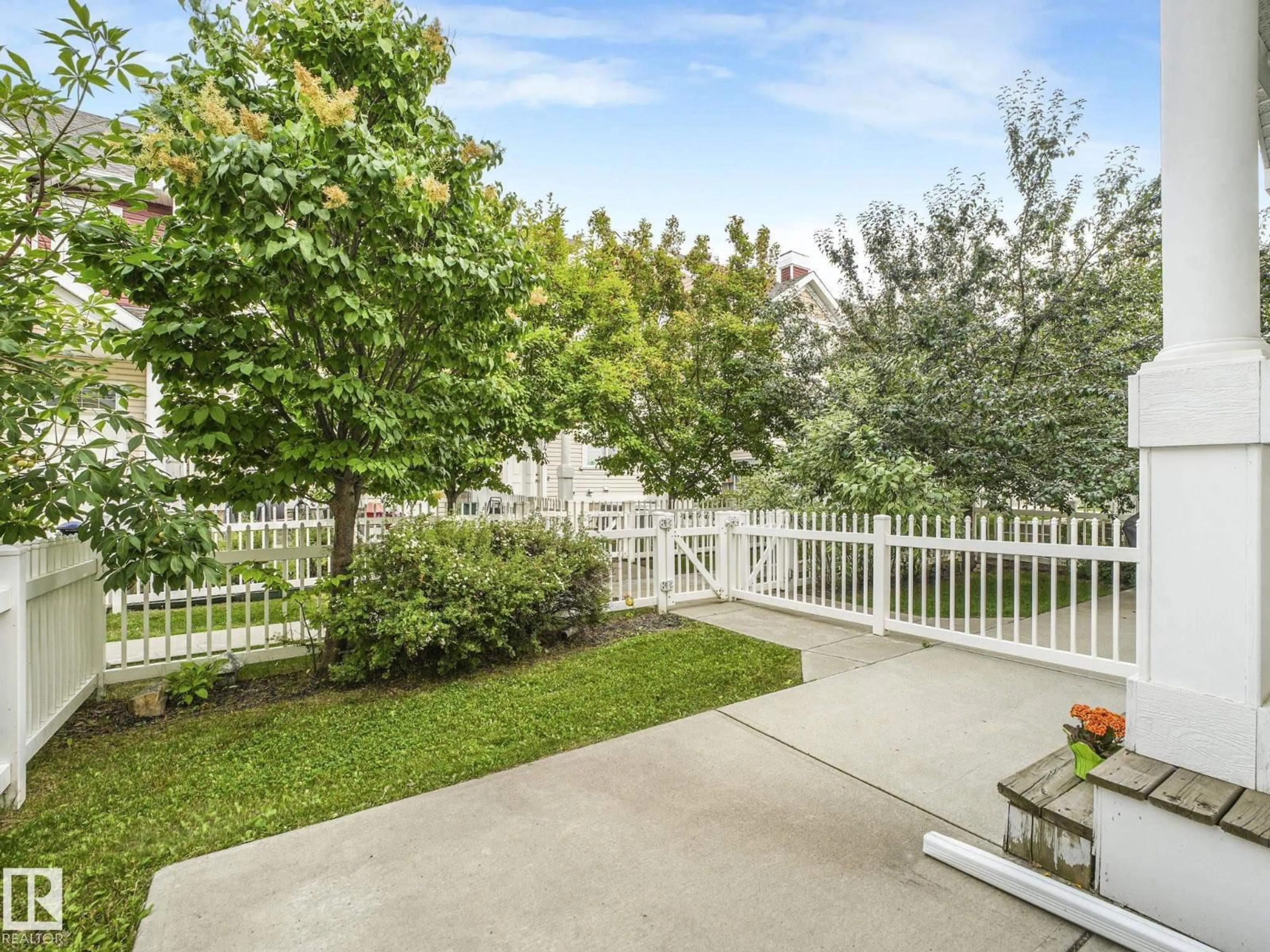 Patio, street for #128 - 1804 70 ST, Edmonton Alberta T6X0H4