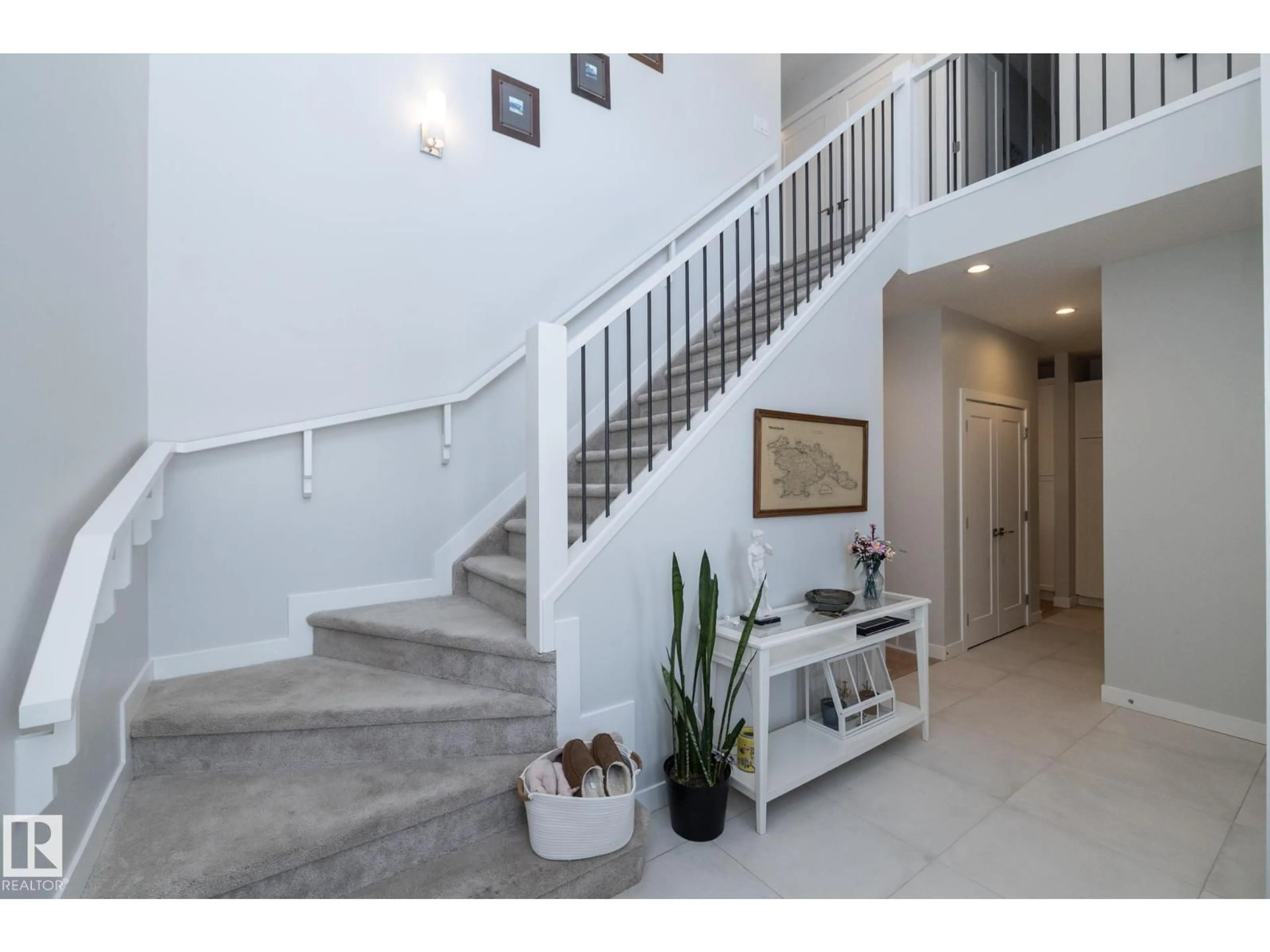 Indoor foyer for 26 ELLICE BN, Fort Saskatchewan Alberta T8L0T8