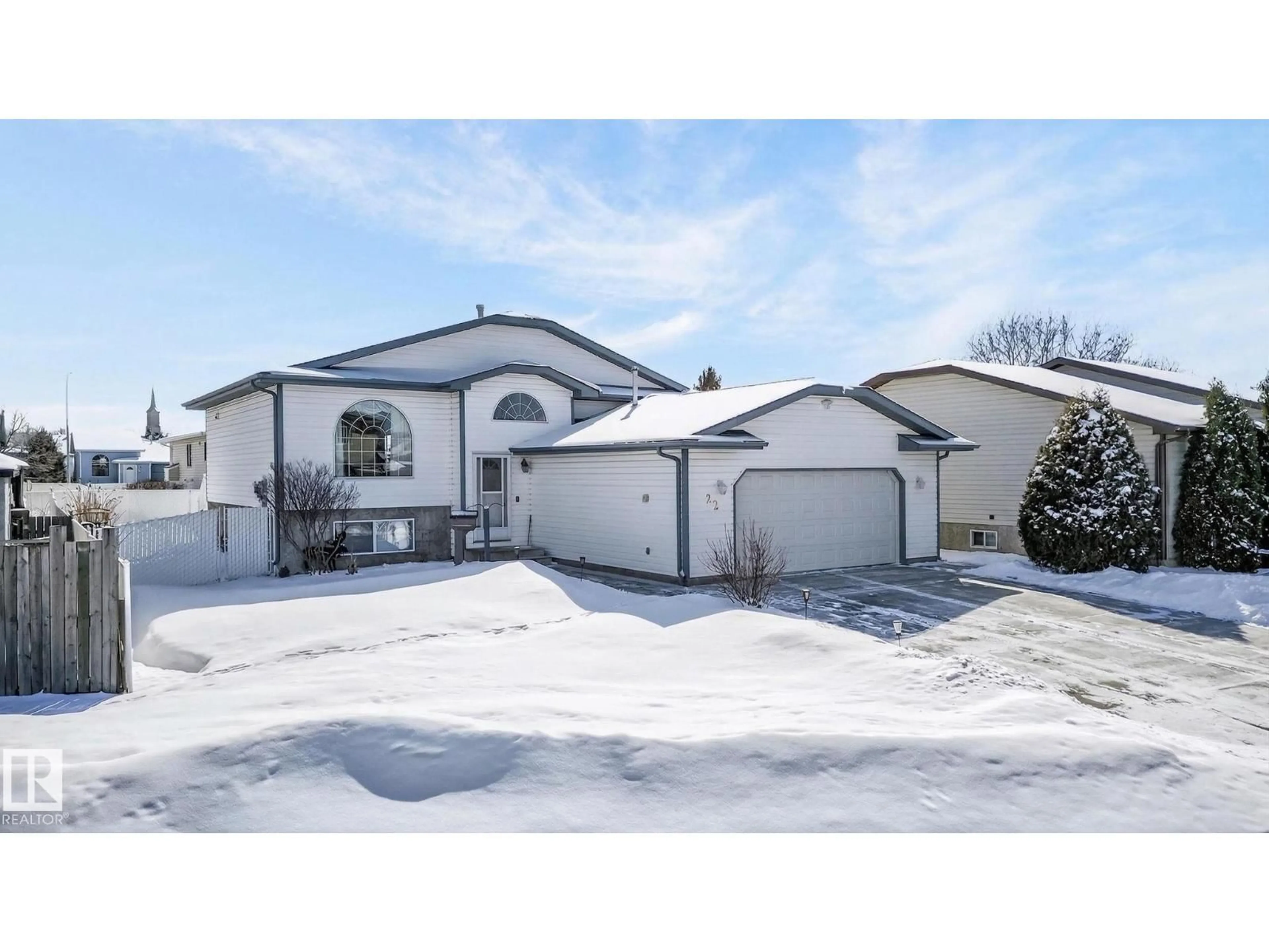 A pic from outside/outdoor area/front of a property/back of a property/a pic from drone, street for 22 RIVERPOINTE, Fort Saskatchewan Alberta T8L4H3