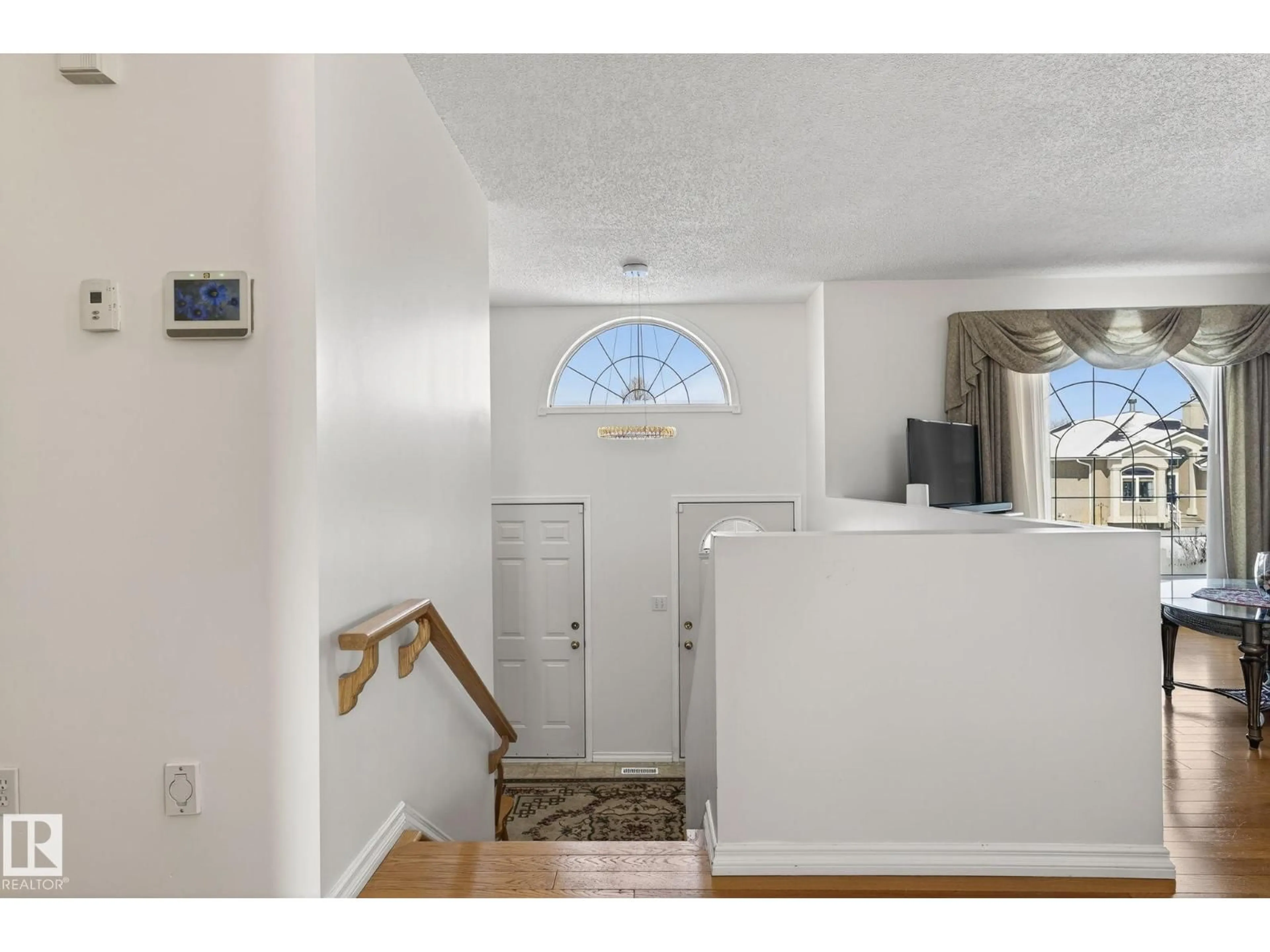 Indoor entryway for 22 RIVERPOINTE, Fort Saskatchewan Alberta T8L4H3