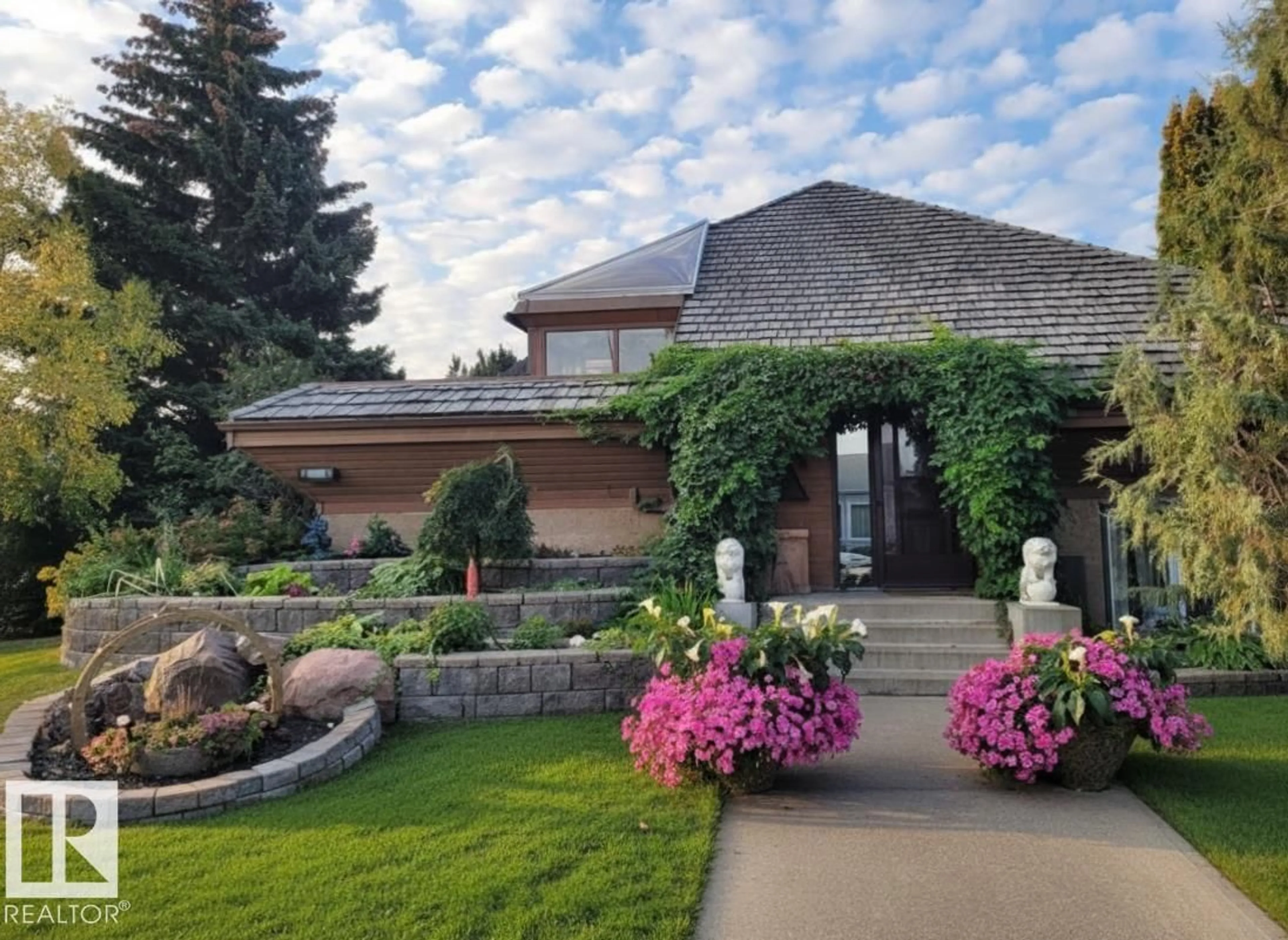 Home with brick exterior material, mountain view for NW - 5807 185 ST, Edmonton Alberta T6M1Y1