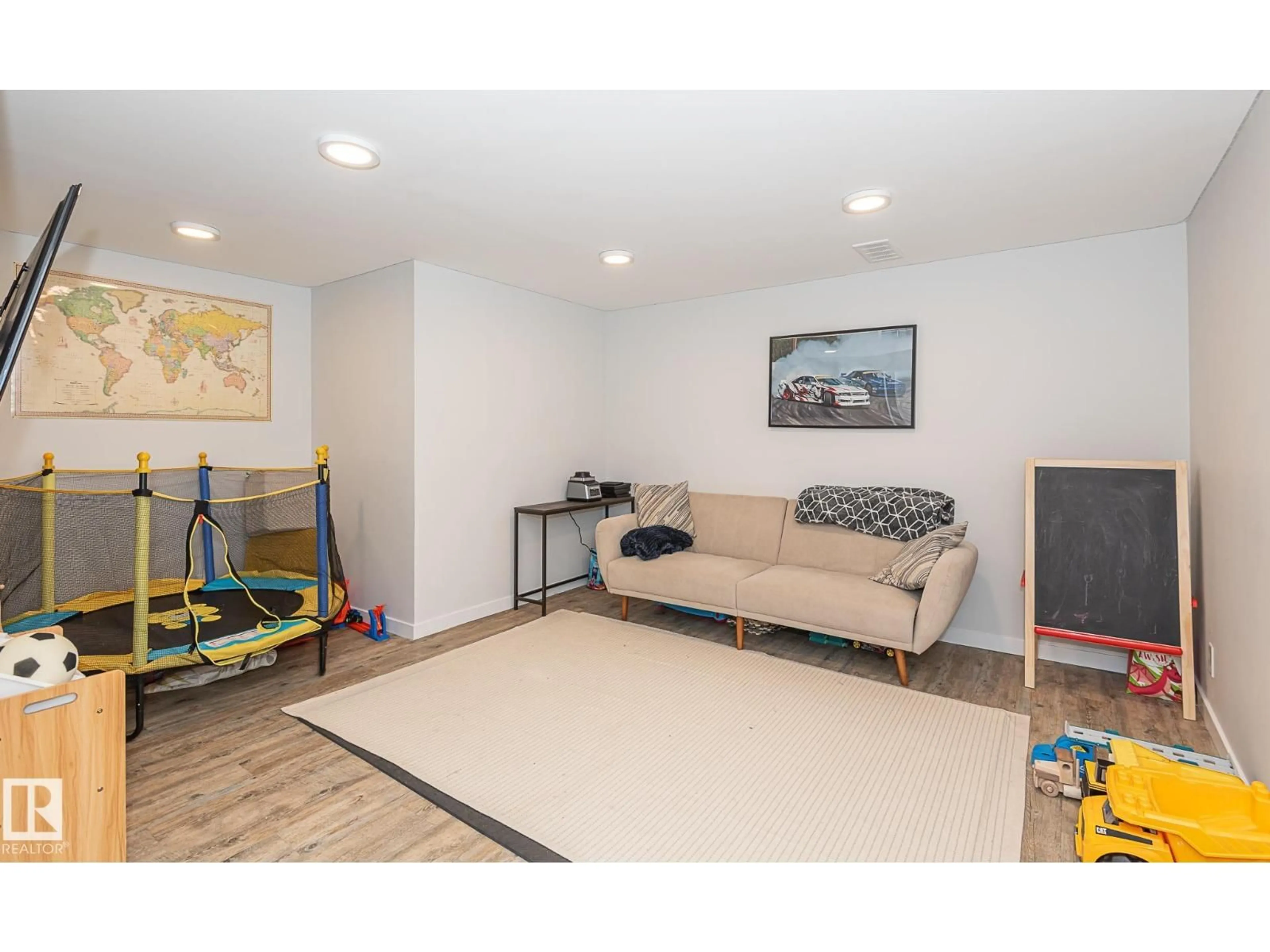 Unknown for 8326 157 AV, Edmonton Alberta T5Z2P7