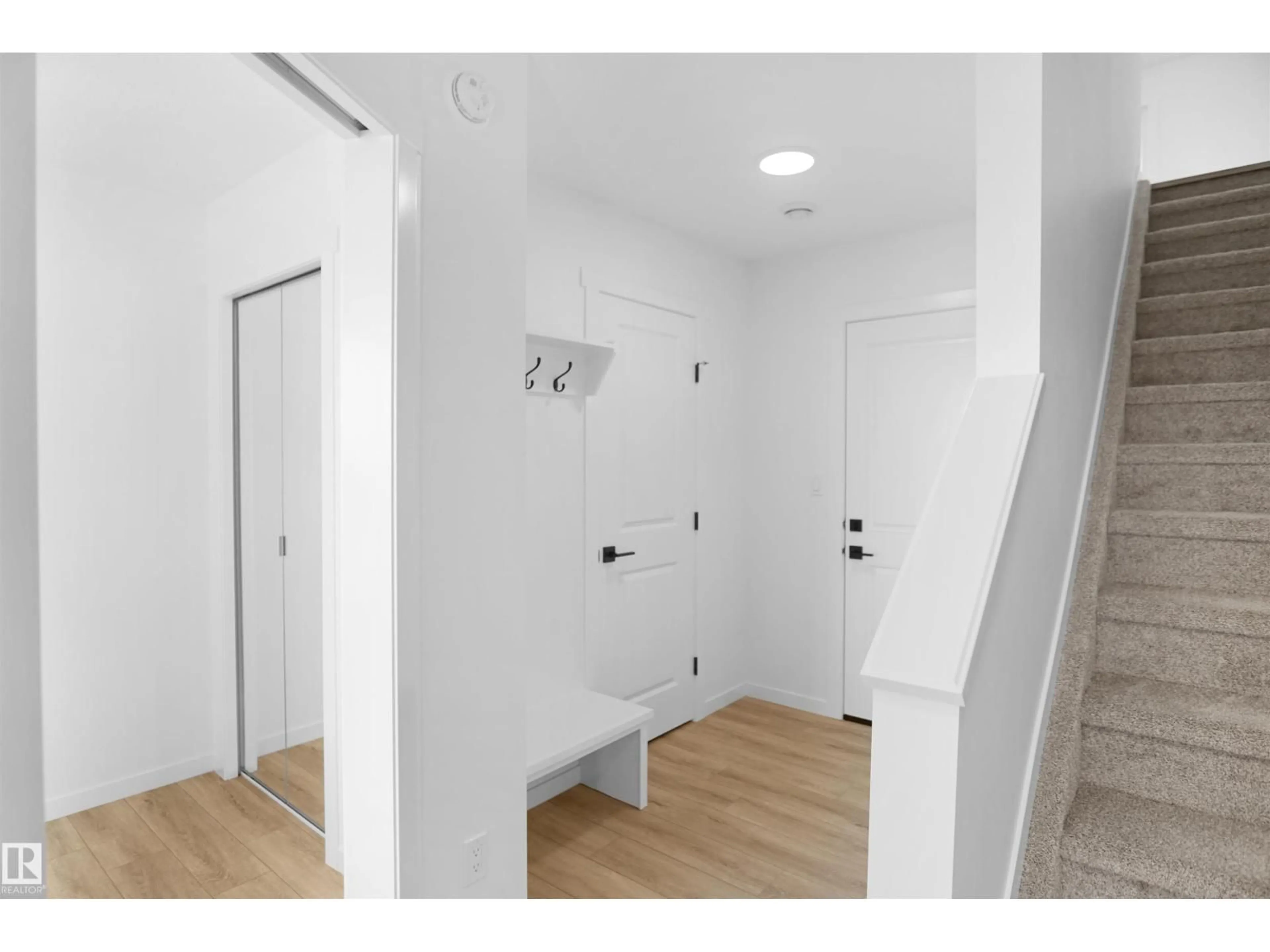 Indoor entryway for #100 - 3705 141 ST, Edmonton Alberta T6W3J2
