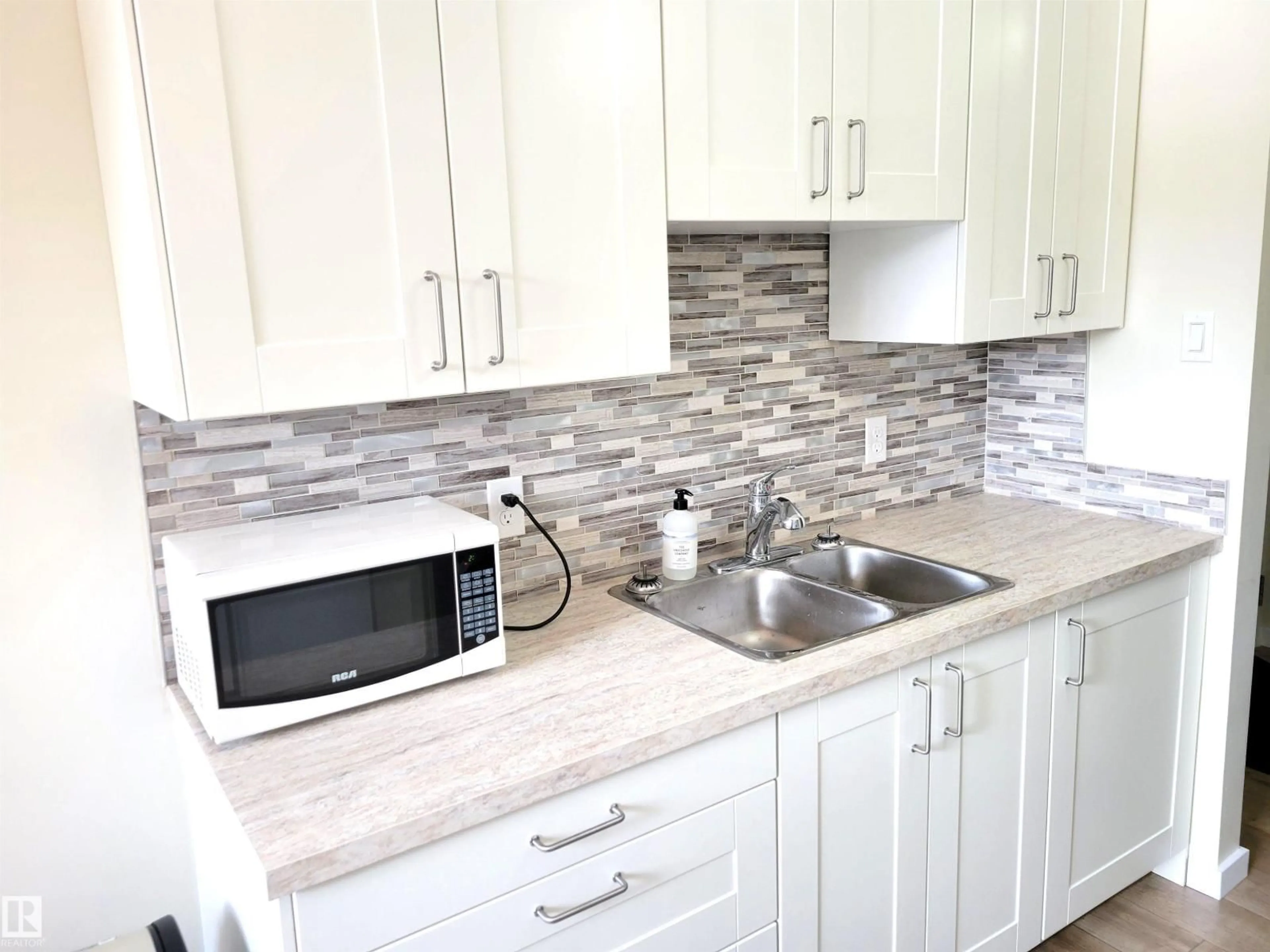 Standard kitchen, unknown for 201 - 911 10 ST, Cold Lake Alberta T9M1J8