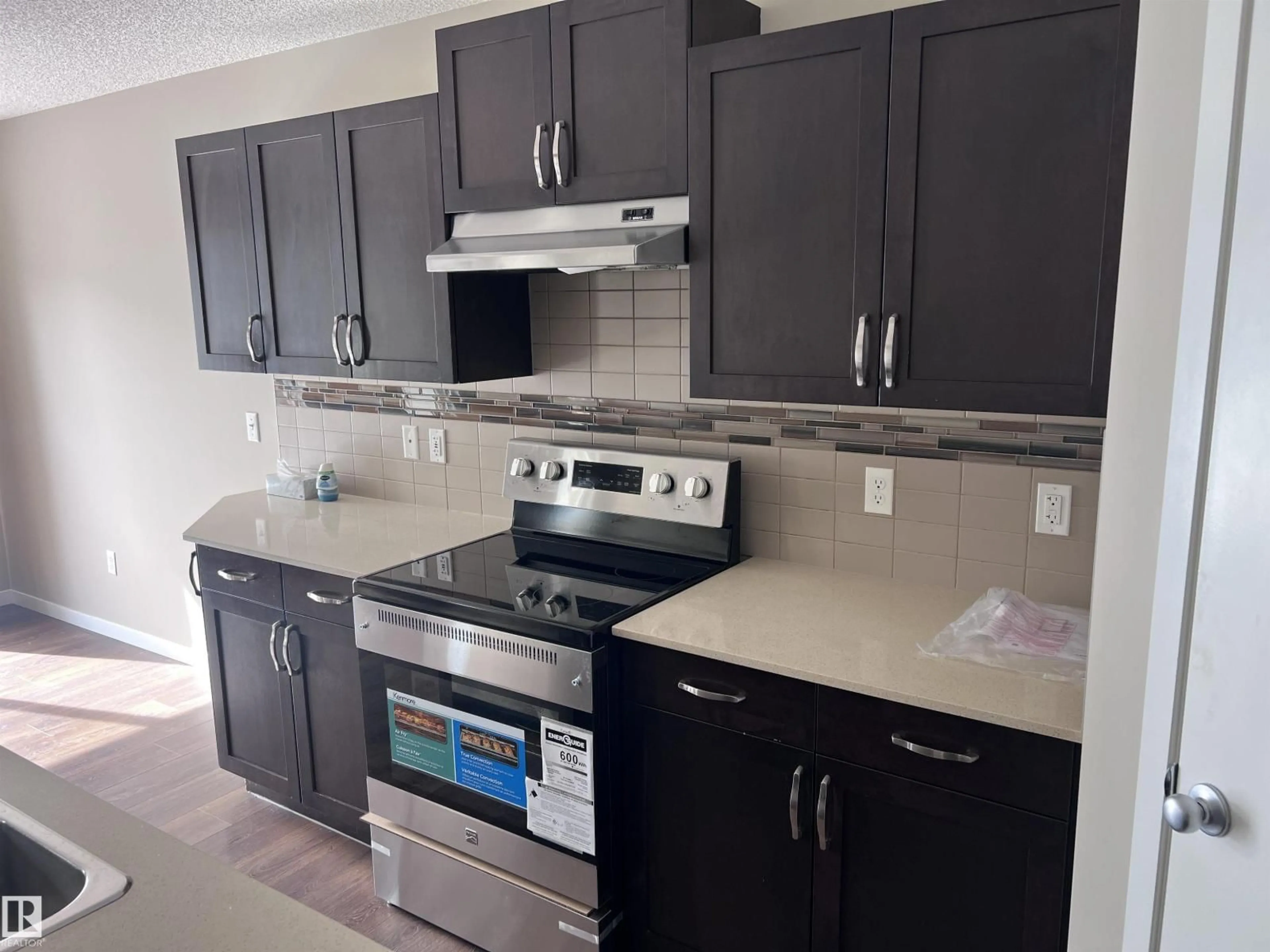 Standard kitchen, ceramic/tile floor for 1421 26 AV, Edmonton Alberta T6T0W1